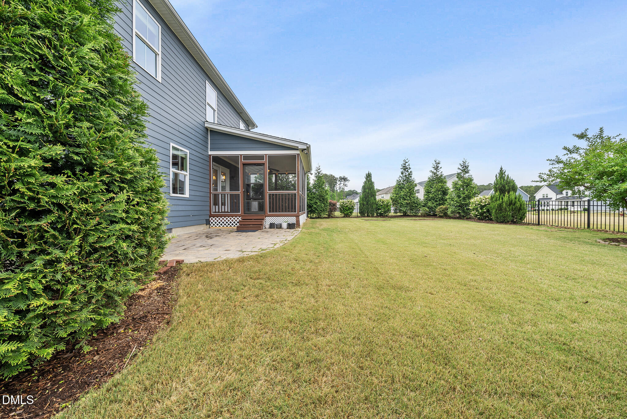 main property photo 37