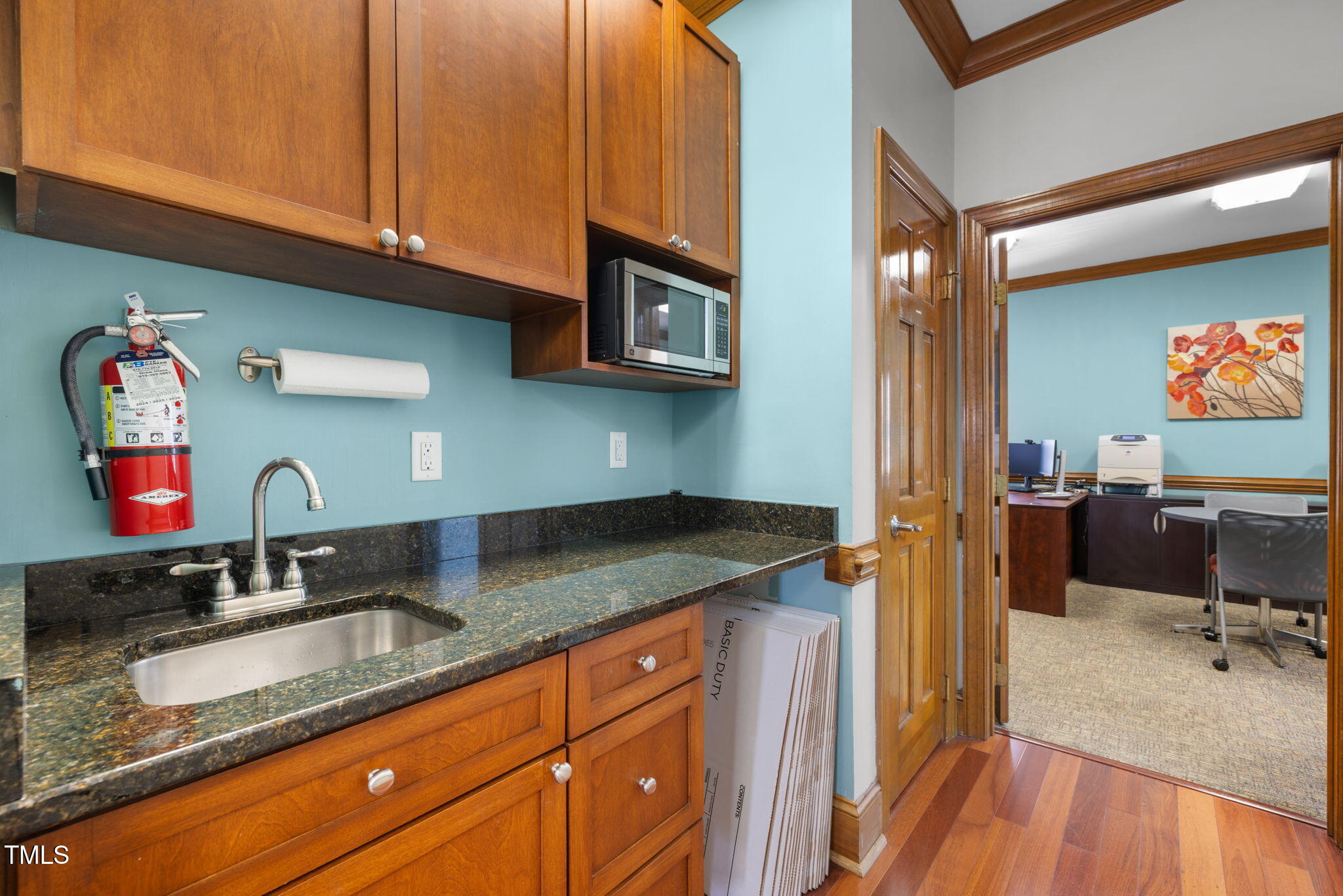 main property photo 2