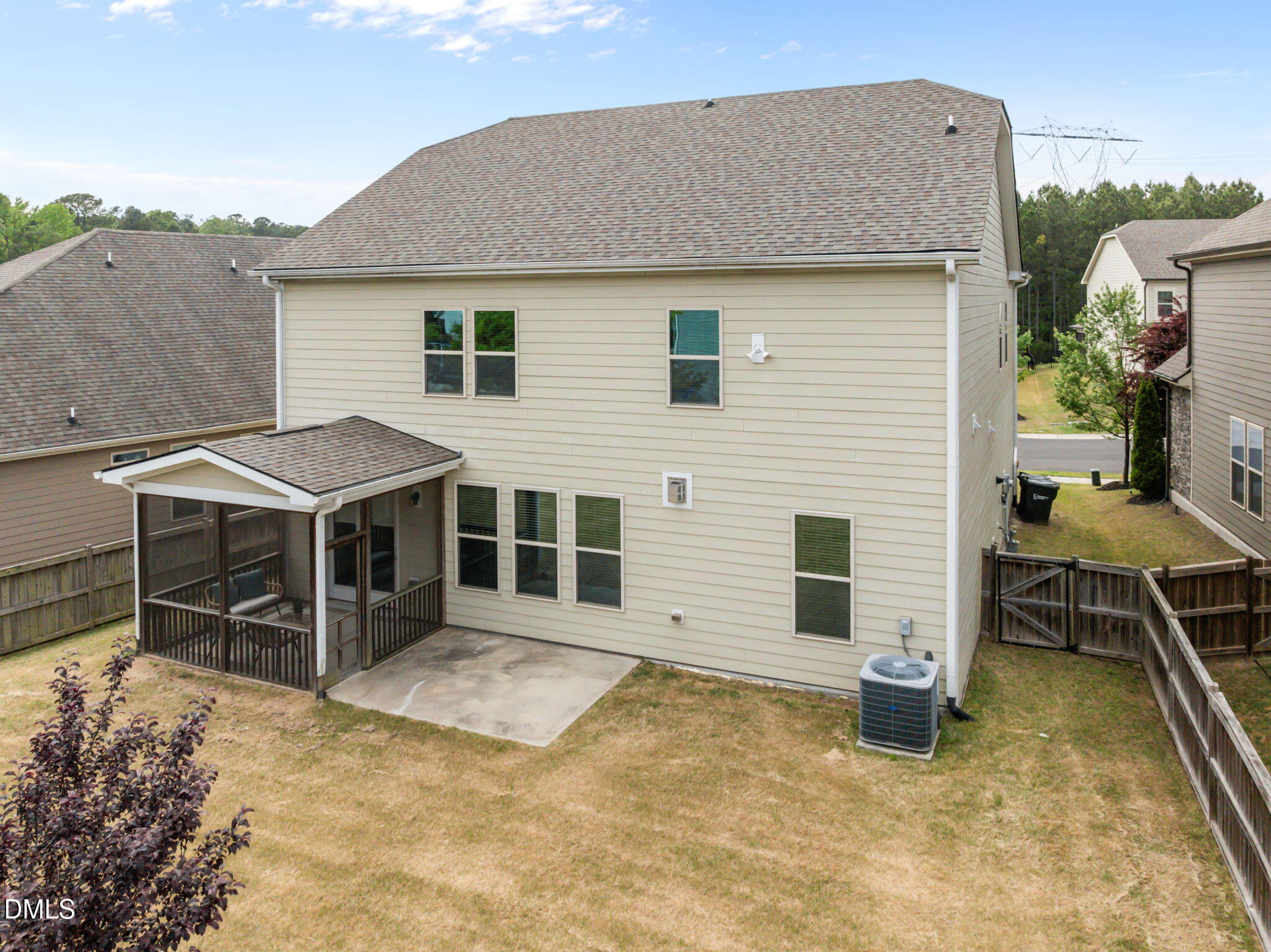 main property photo 32