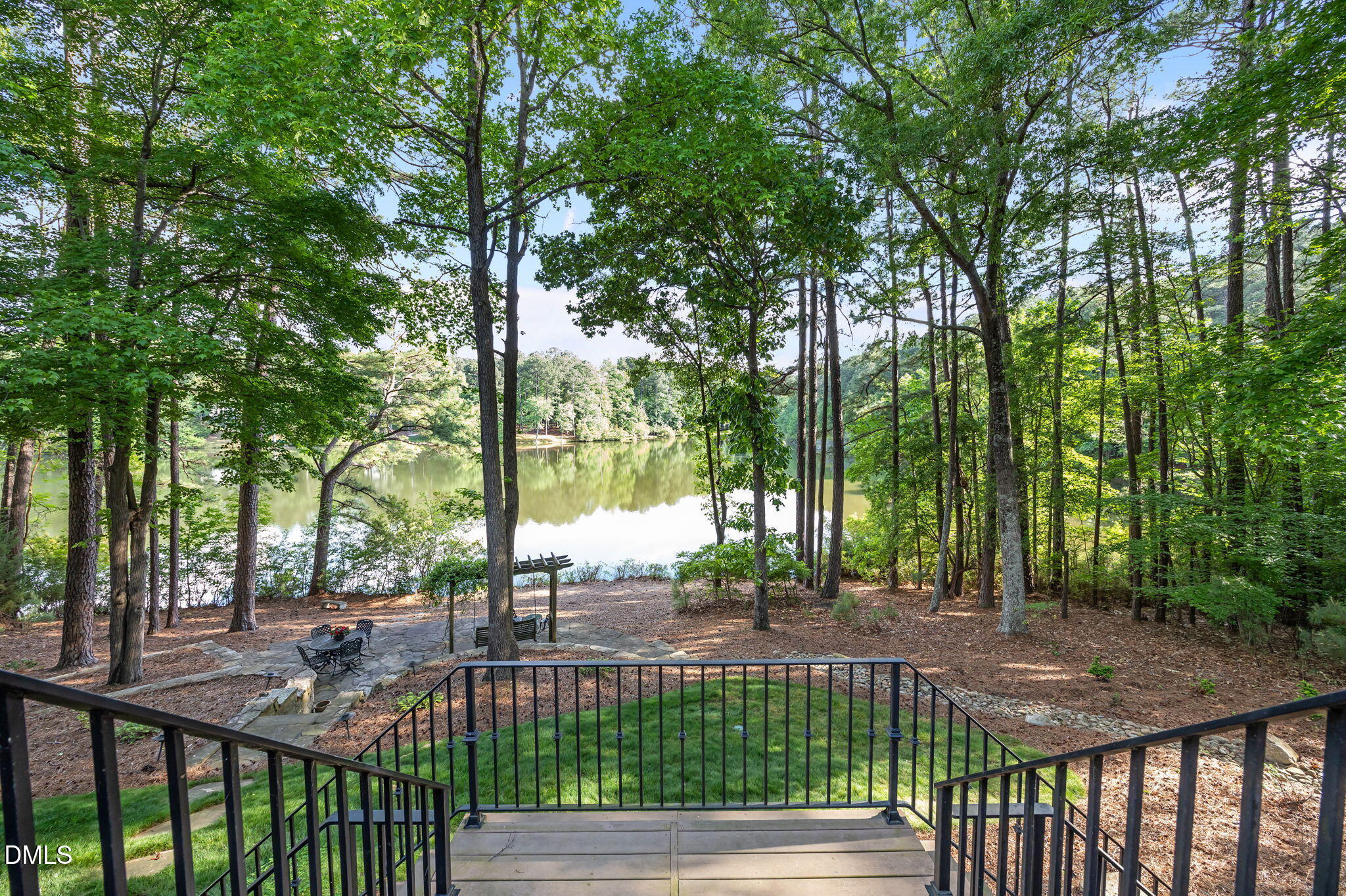 main property photo 40