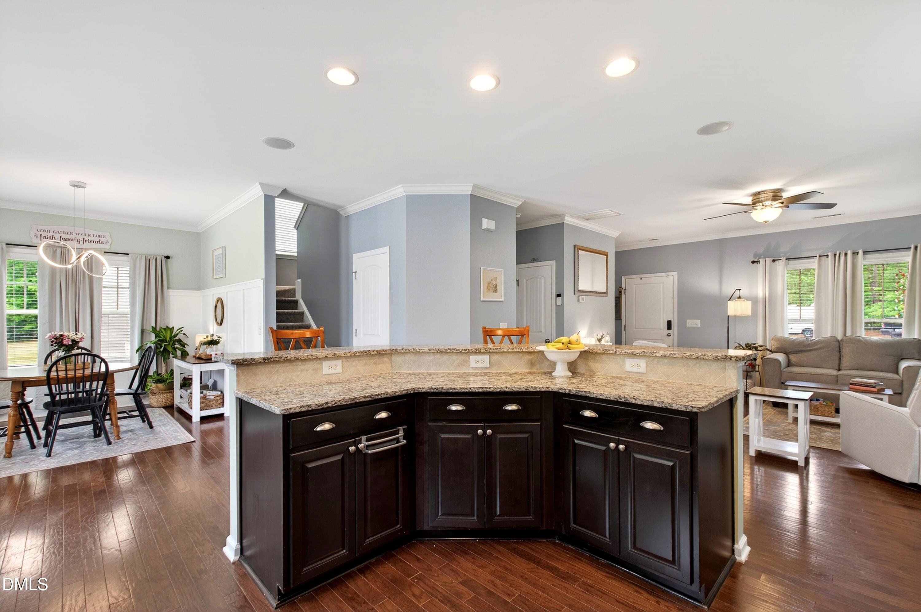 property viewer photo 10