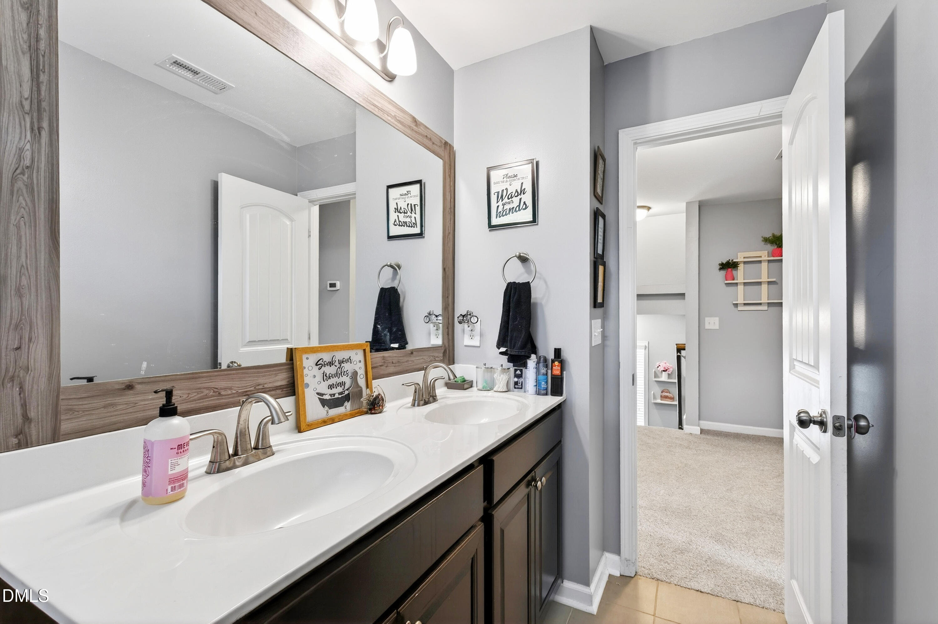 property viewer photo 26