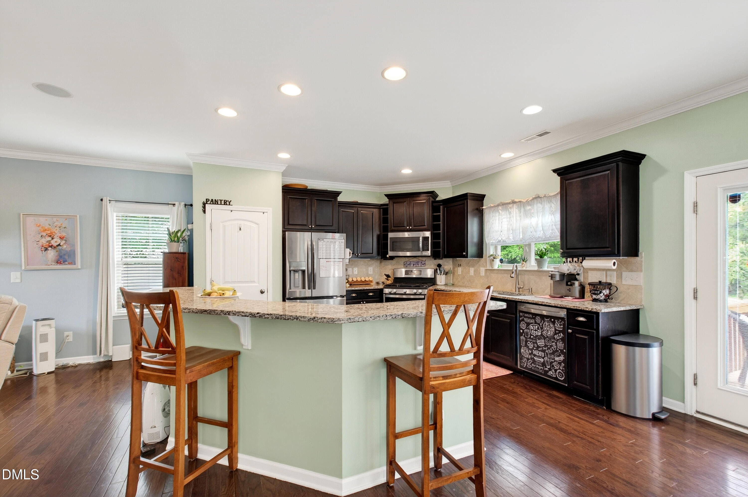 property viewer photo 7