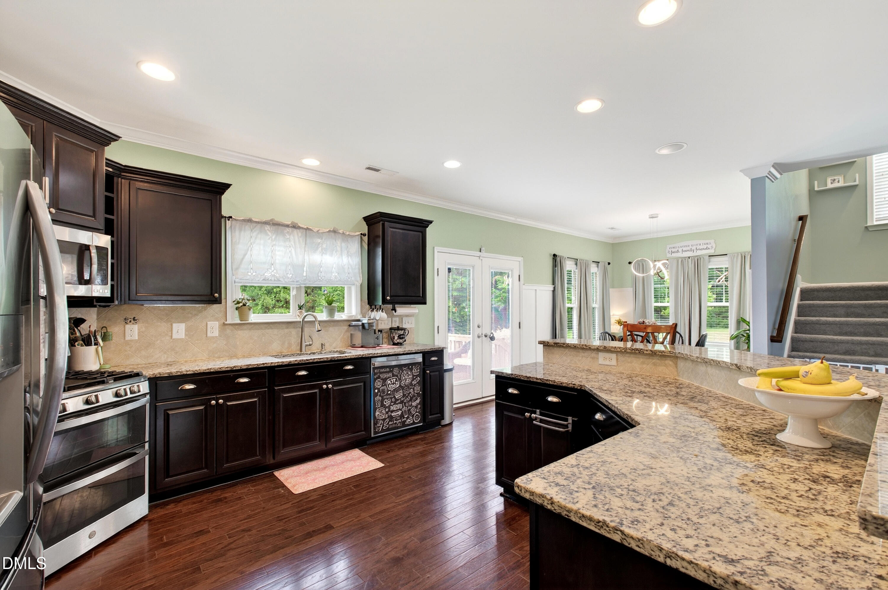 property viewer photo 9