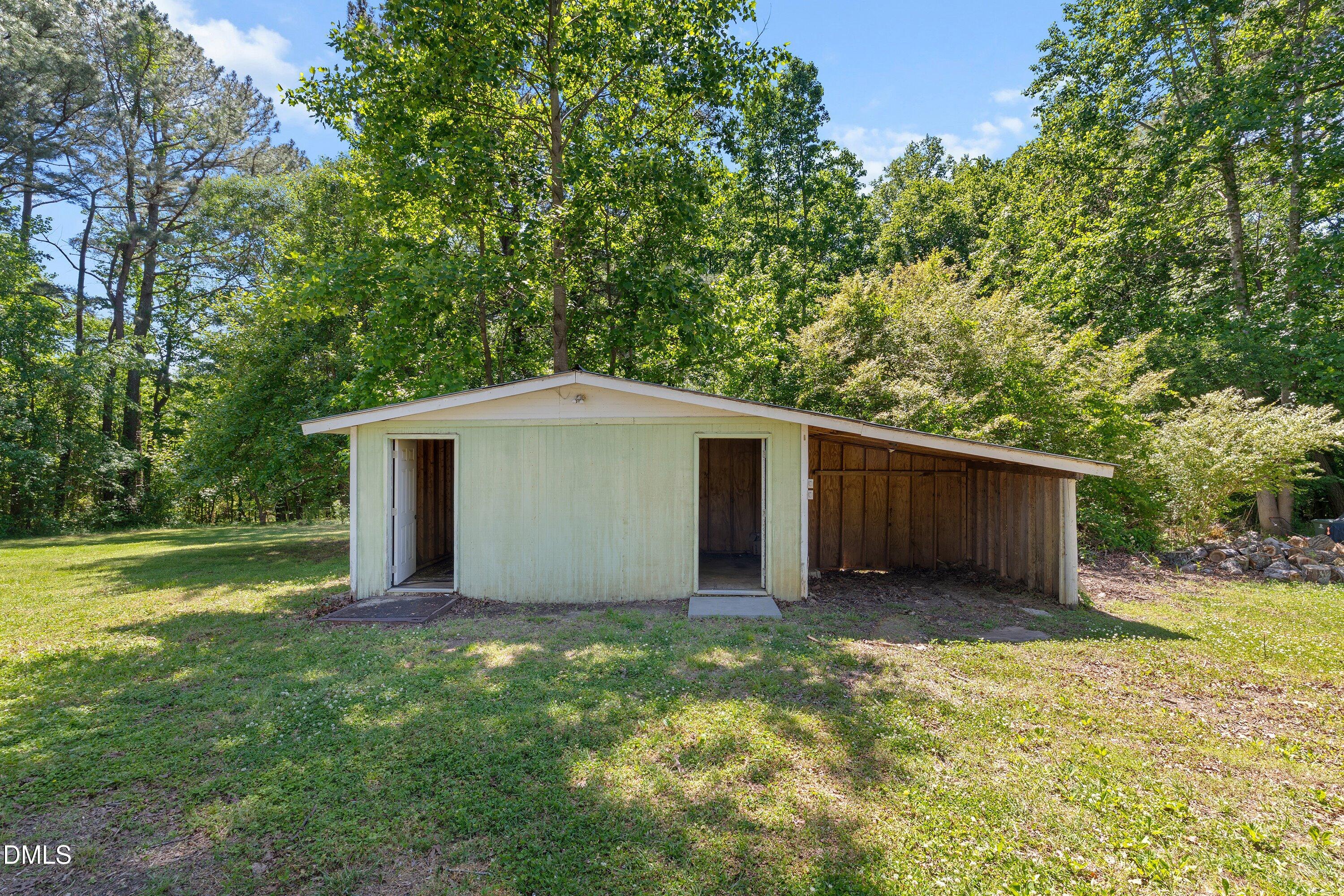 main property photo 33