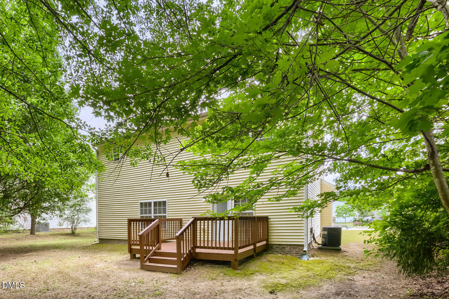 main property photo 28