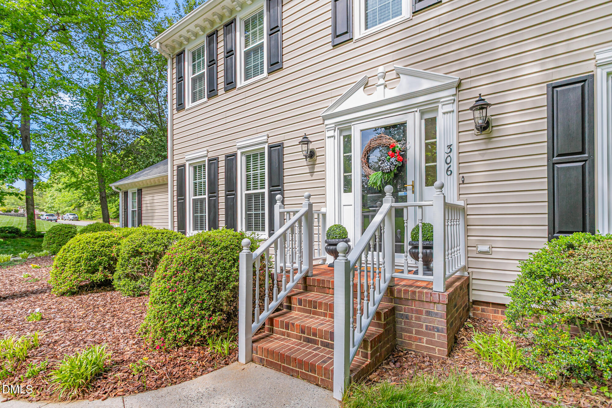 main property photo 41