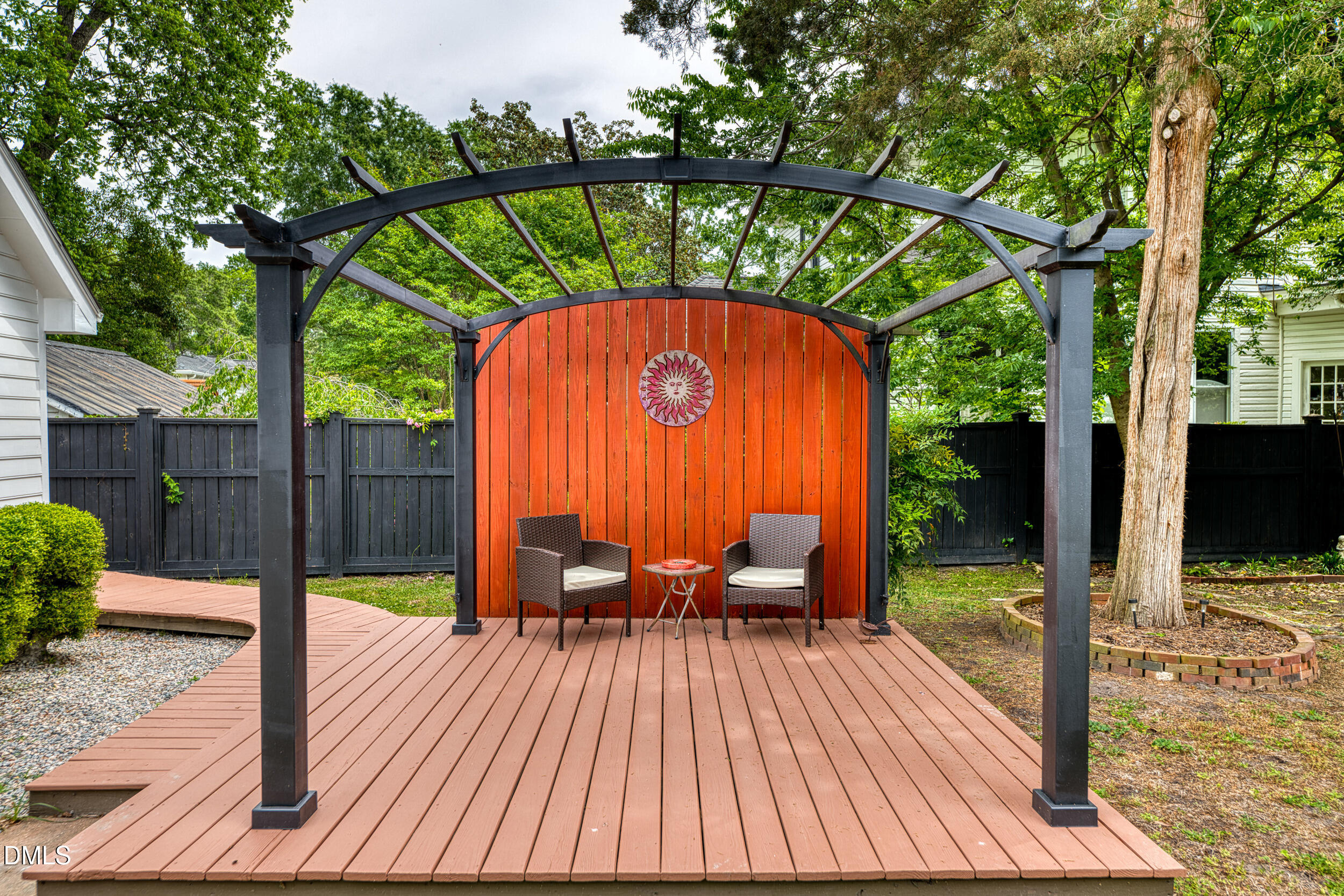 main property photo 40