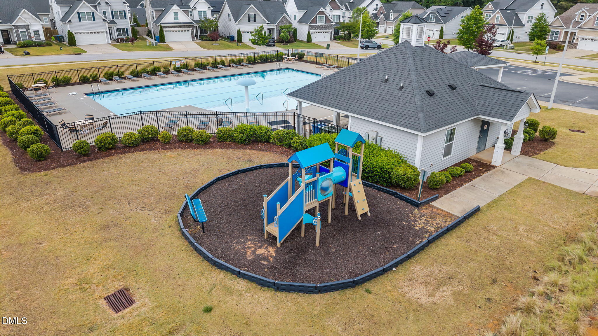 main property photo 43