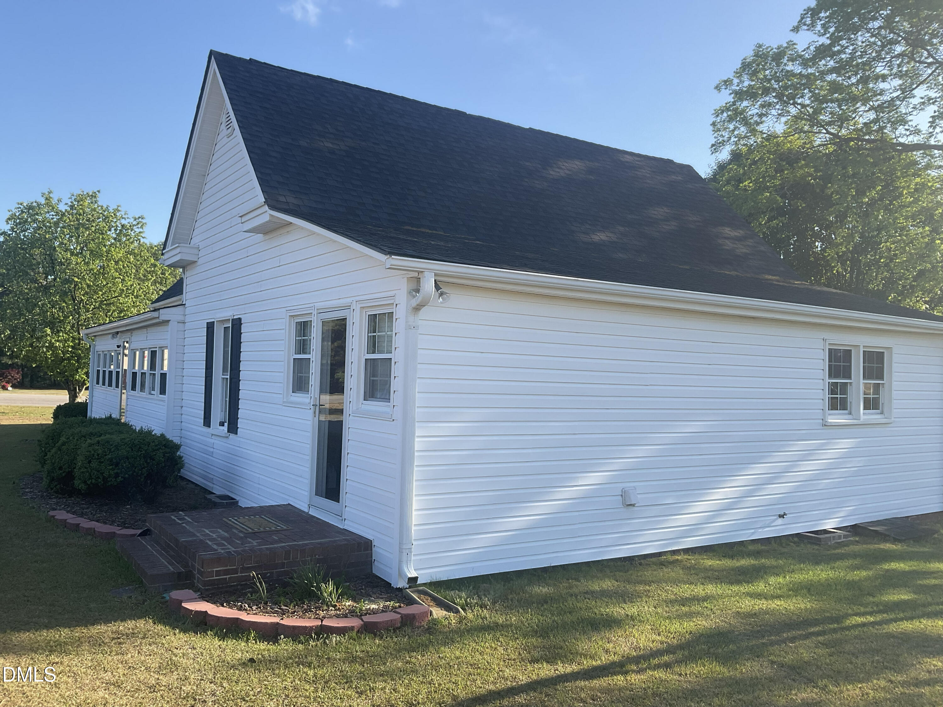 main property photo 27