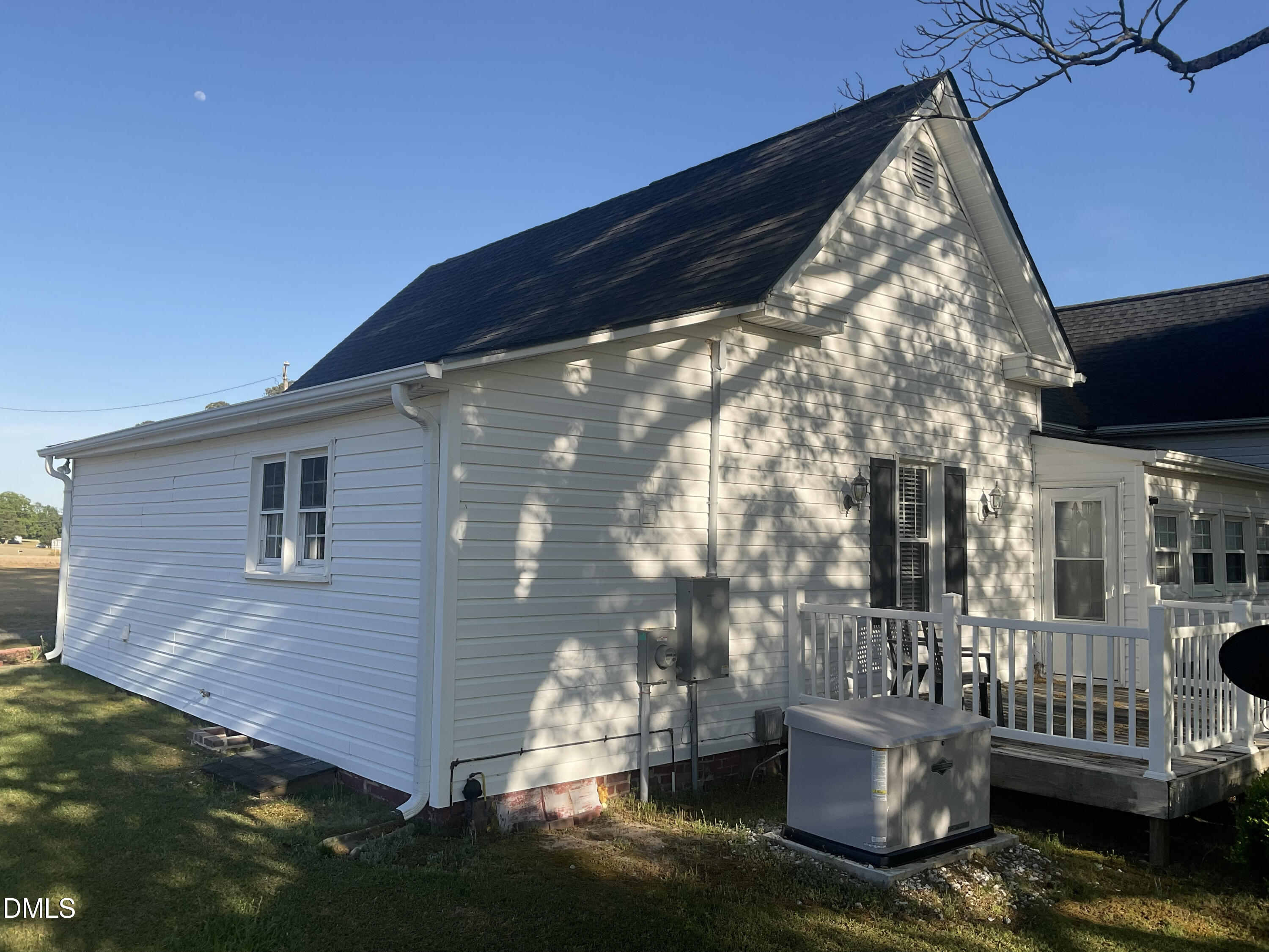 main property photo 28