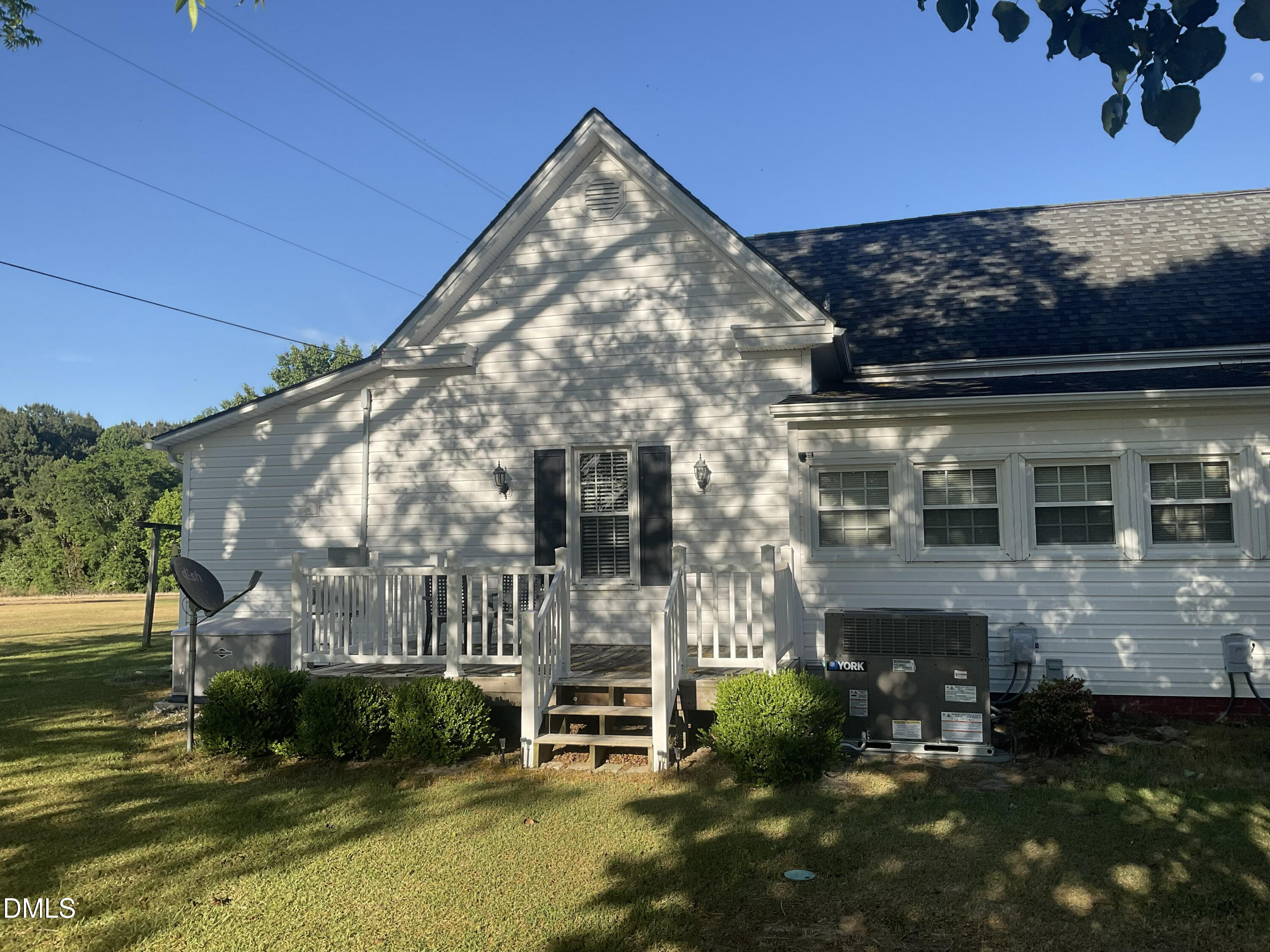 main property photo 30