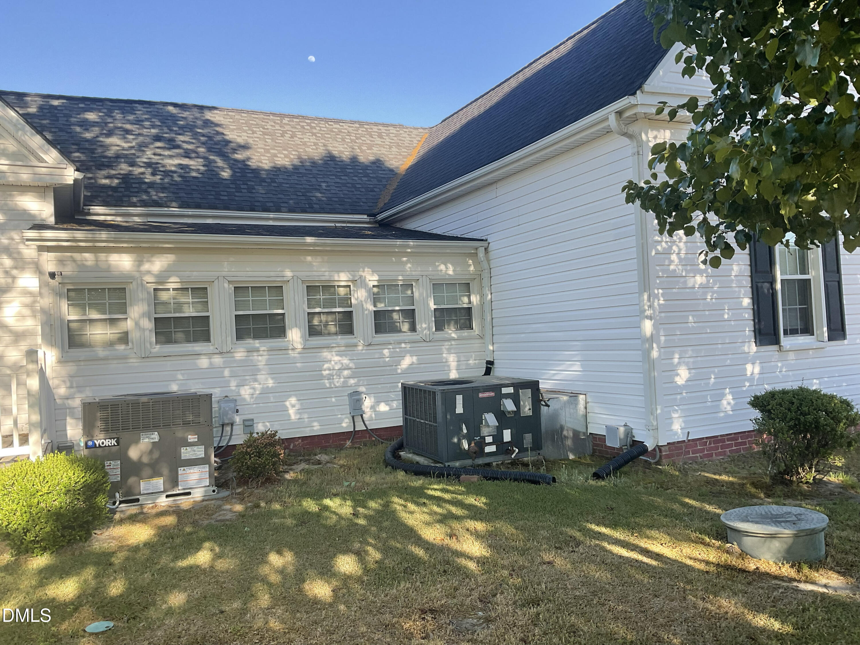 main property photo 31