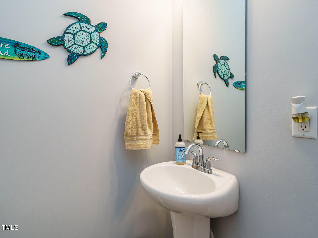 main property photo 19