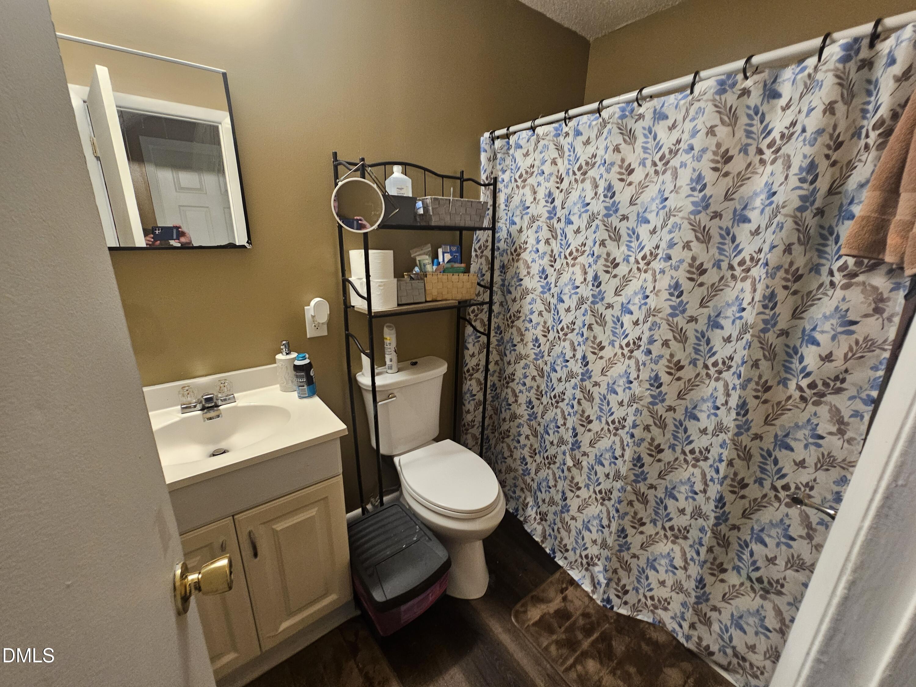 main property photo 9