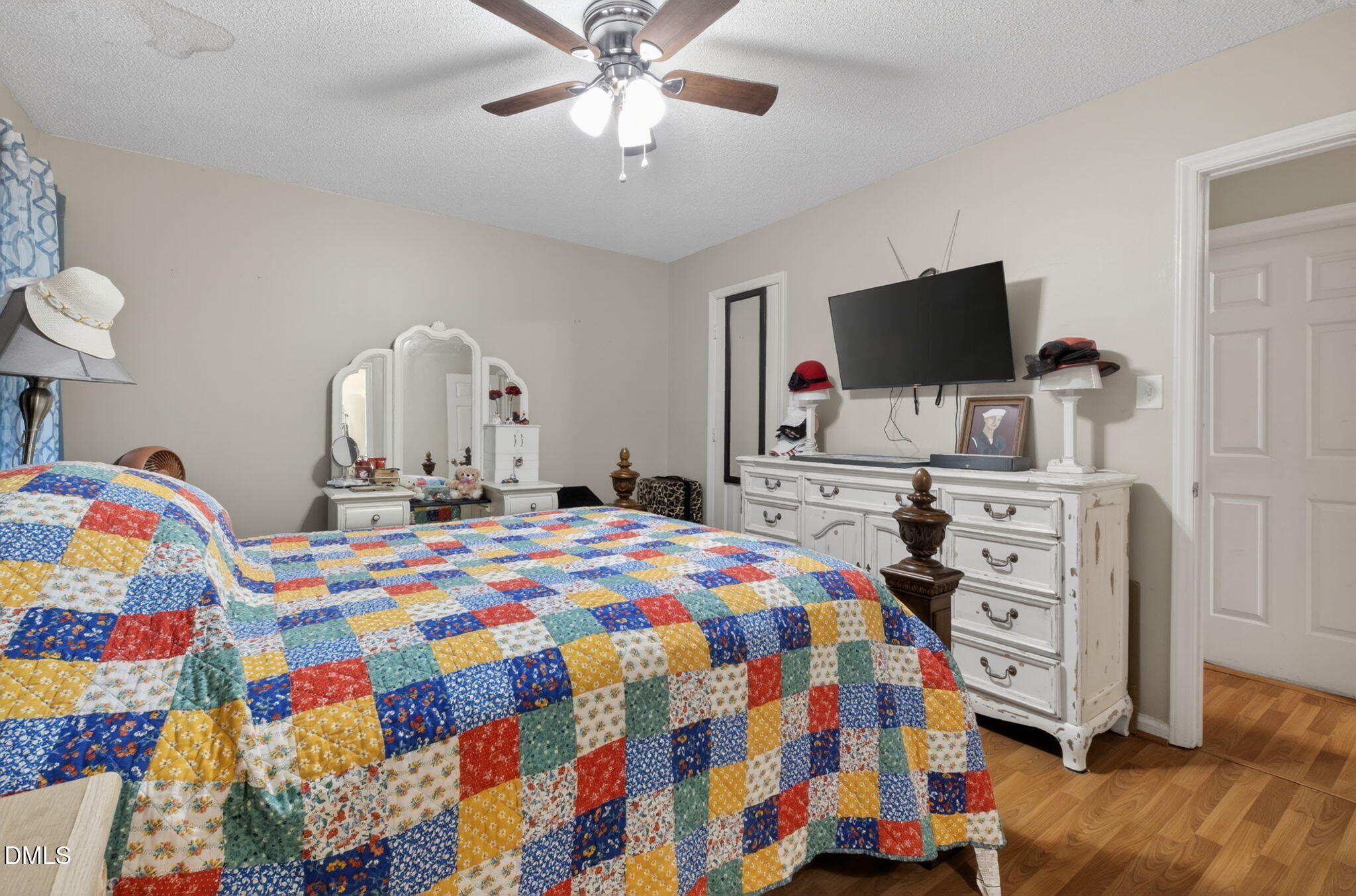 main property photo 31