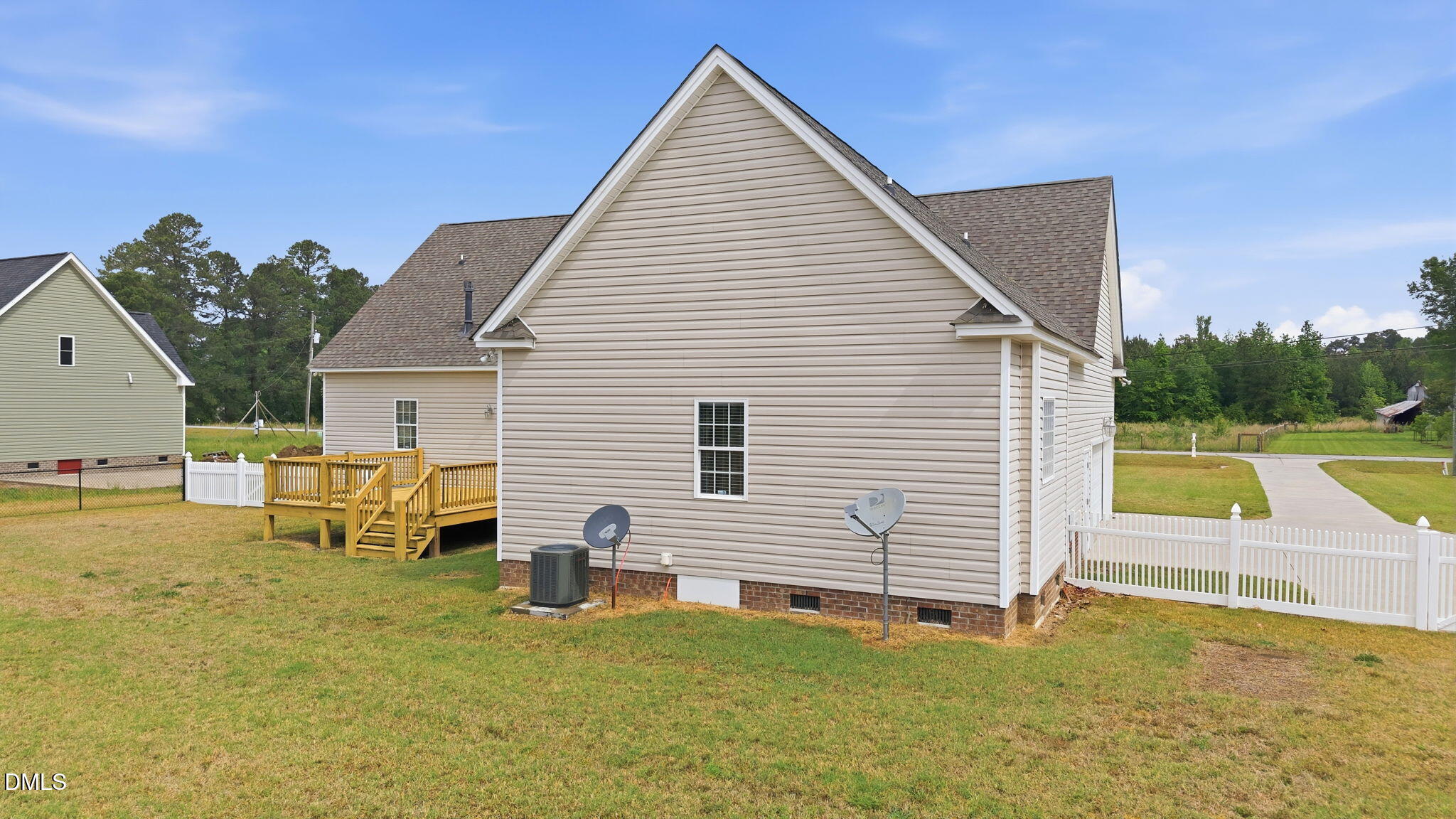main property photo 41