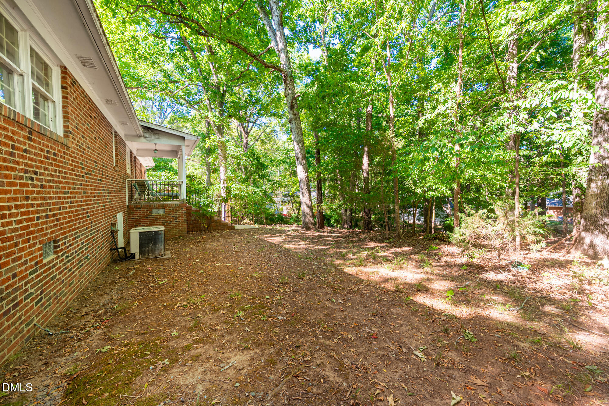 main property photo 30