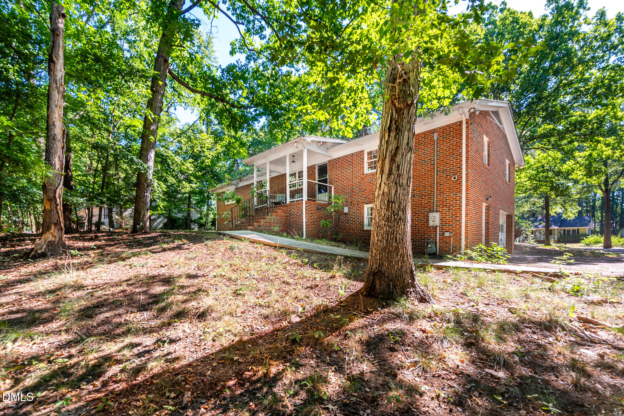 main property photo 32