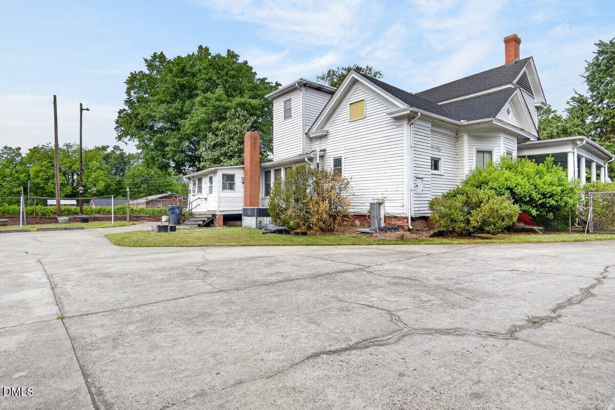 main property photo 34