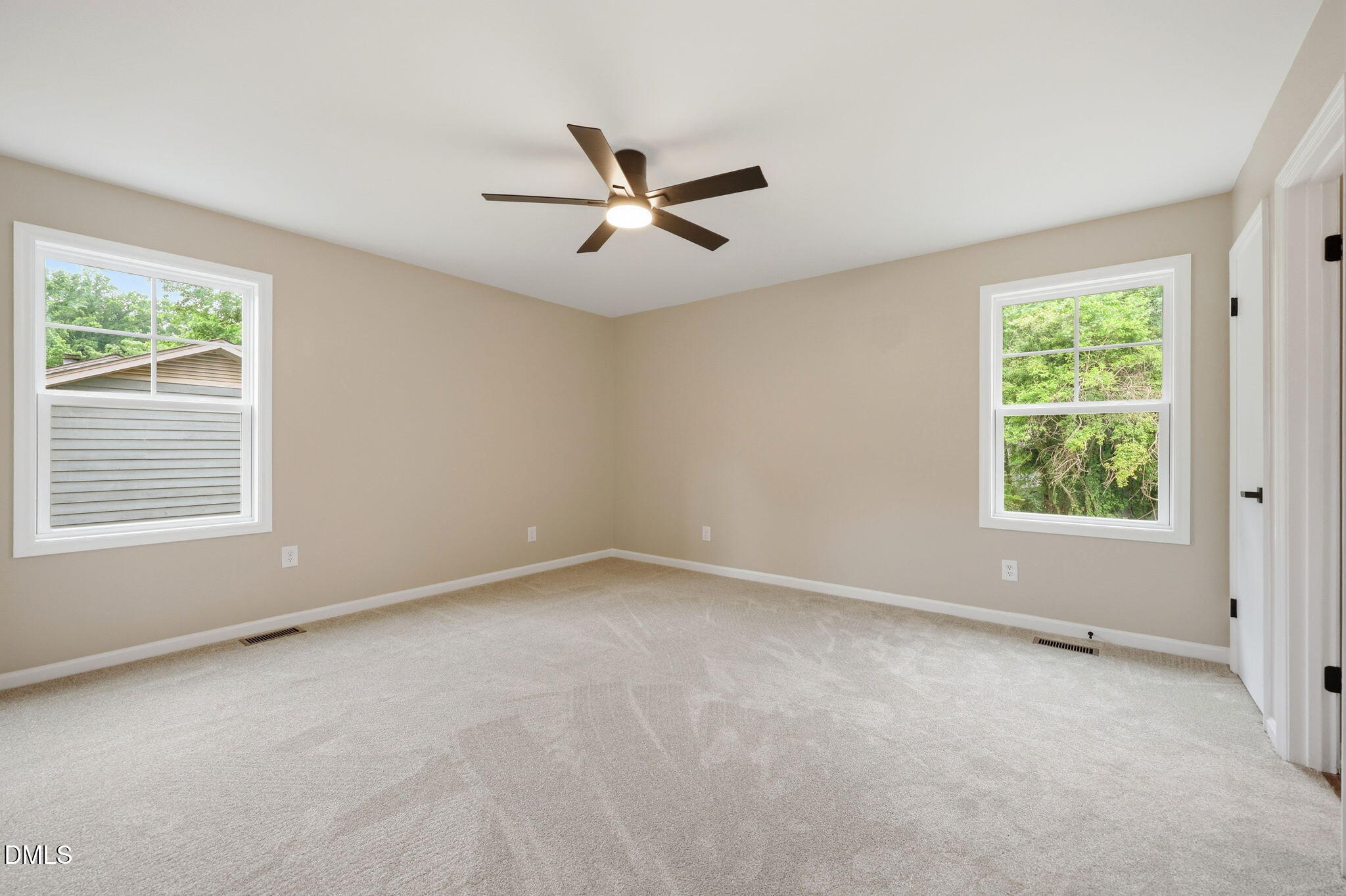 property viewer photo 23