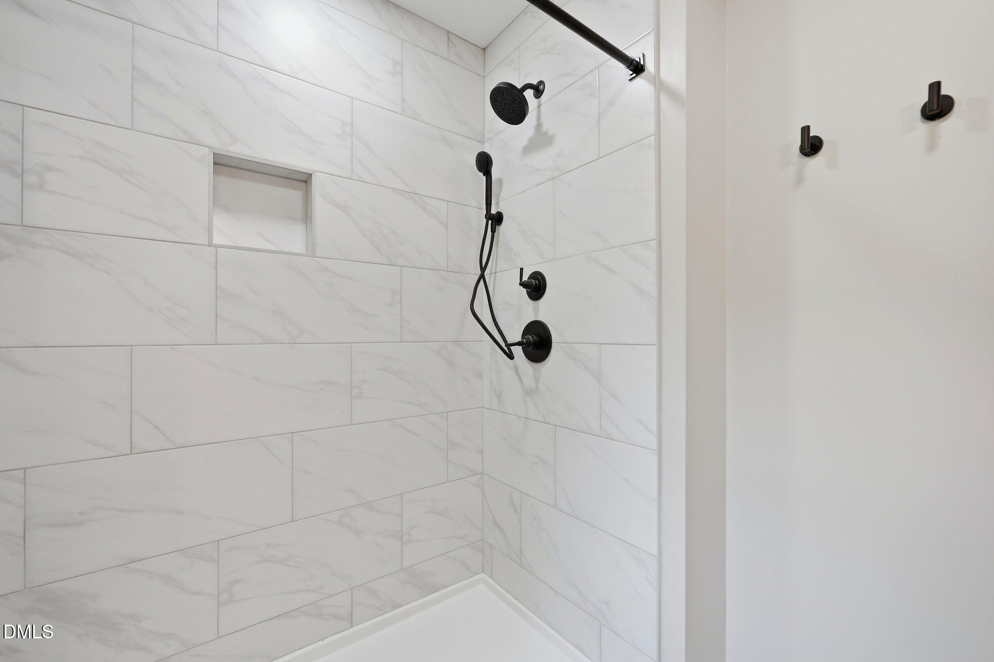 property viewer photo 25