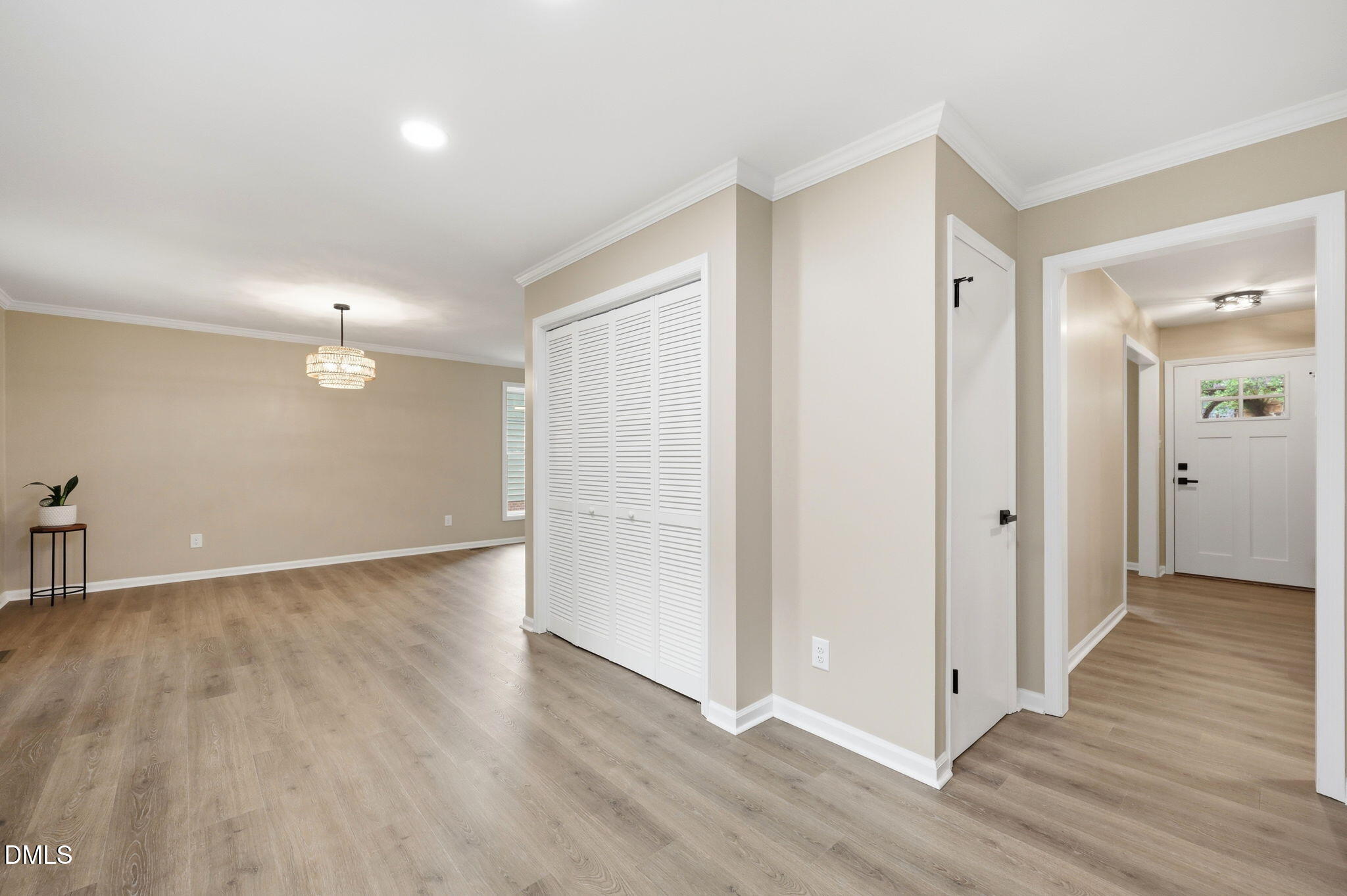 property viewer photo 6