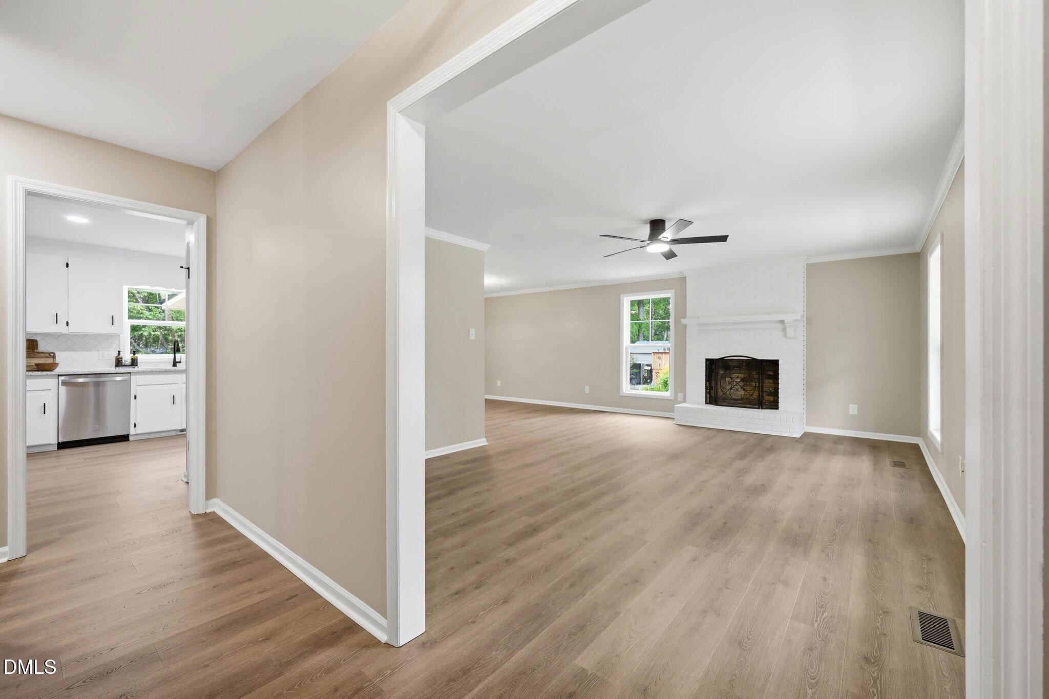 property viewer photo 7