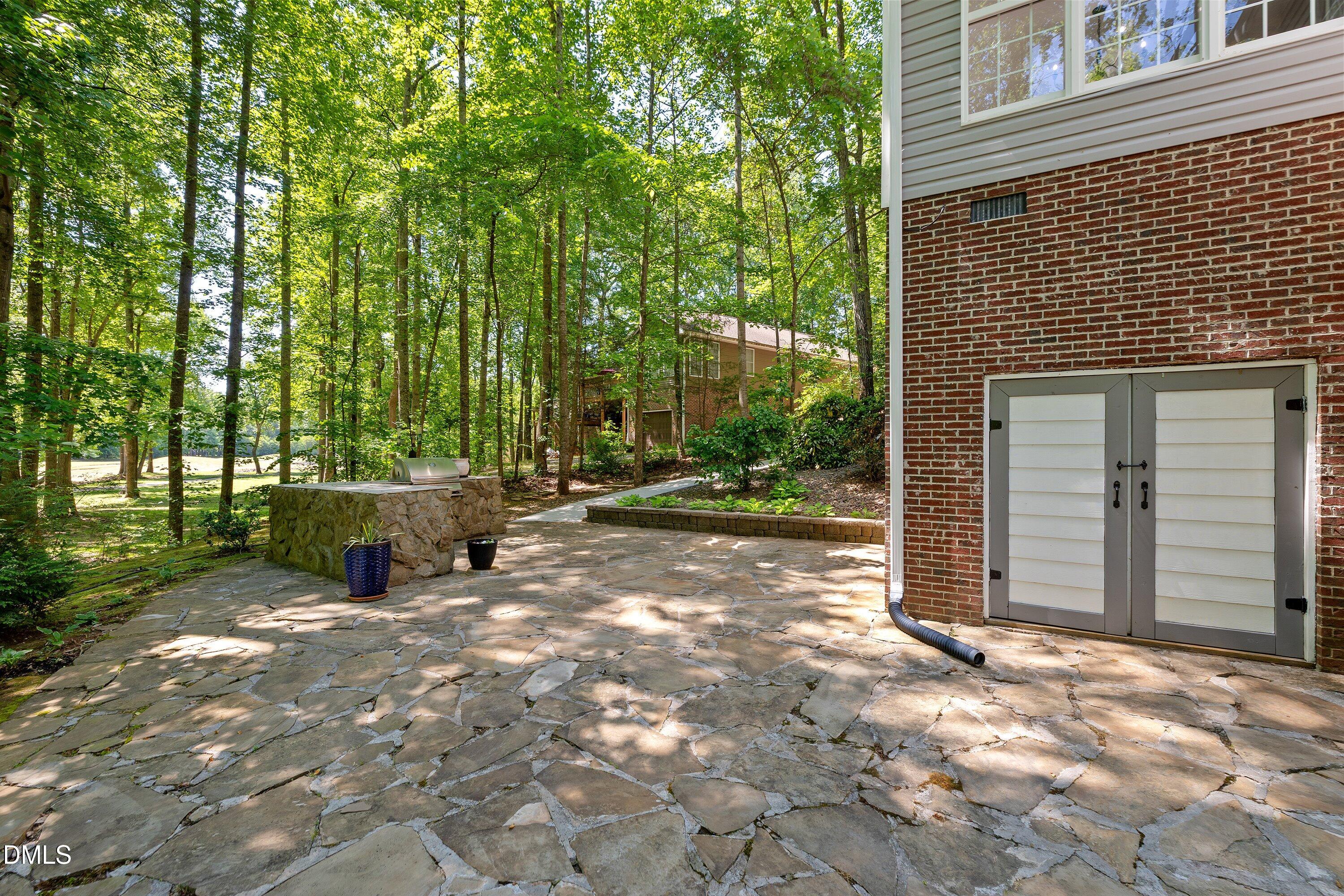 main property photo 32