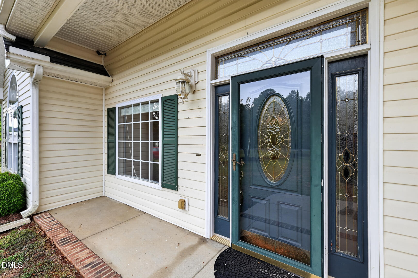 main property photo 6