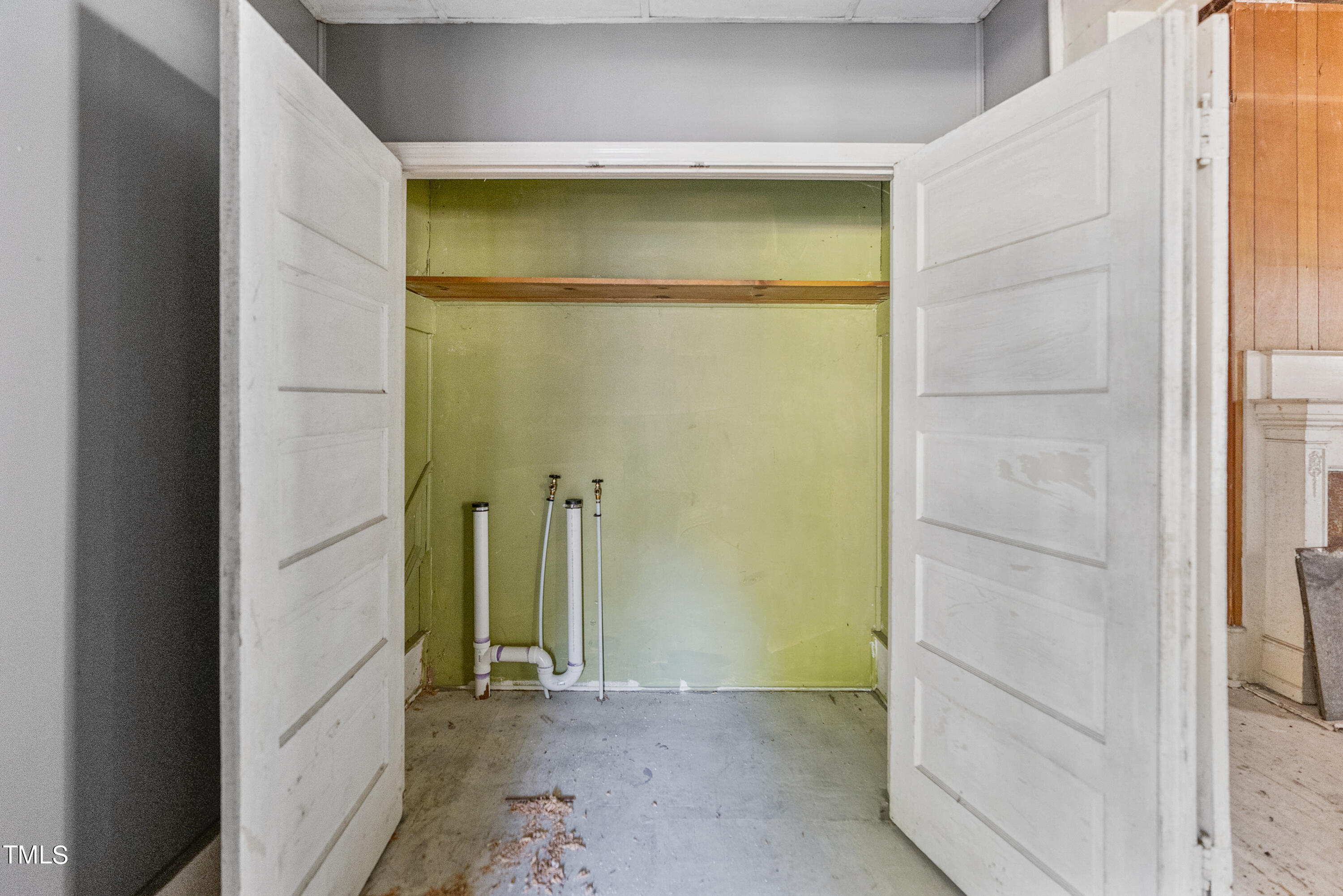 main property photo 10