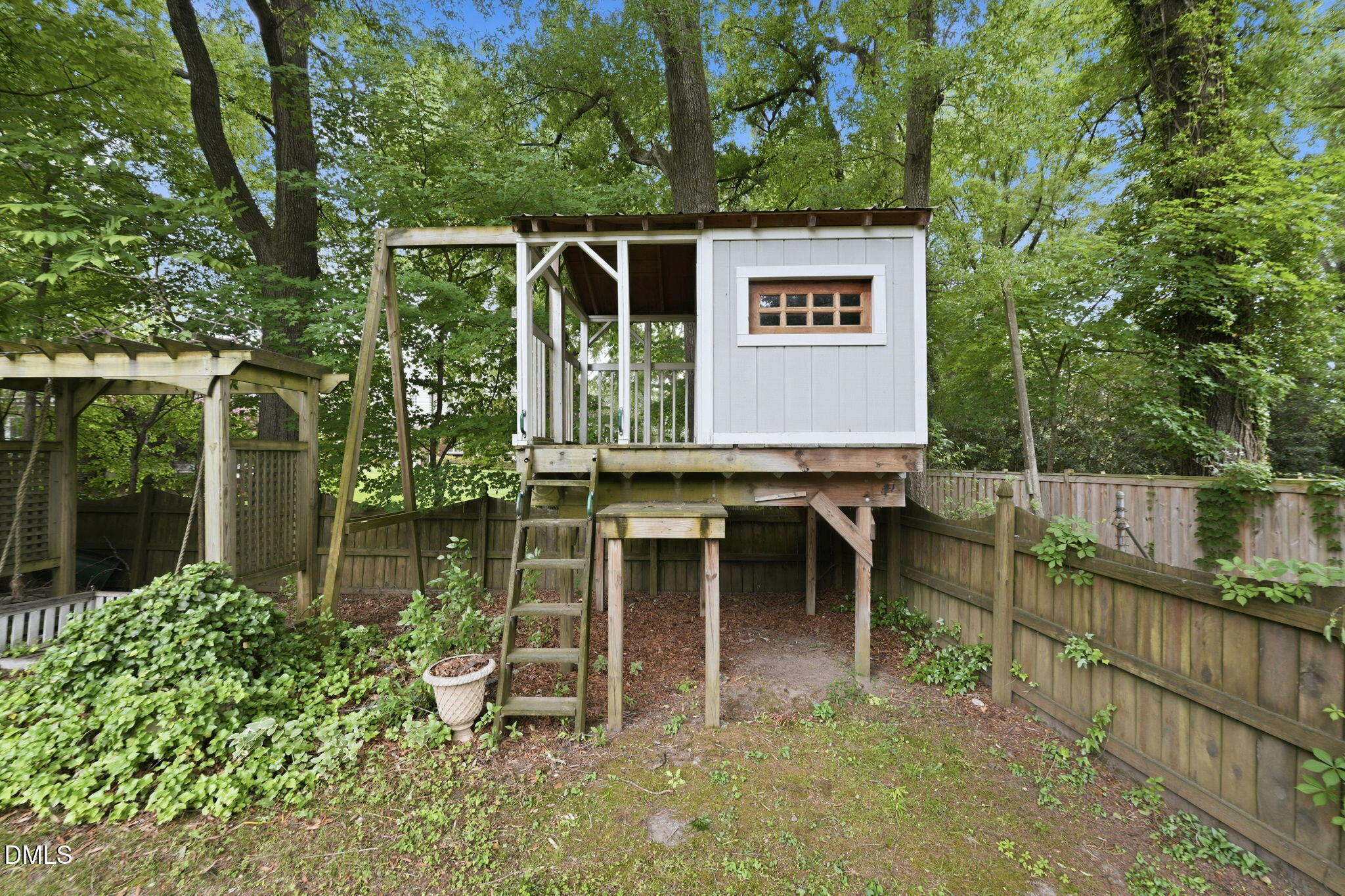 main property photo 50