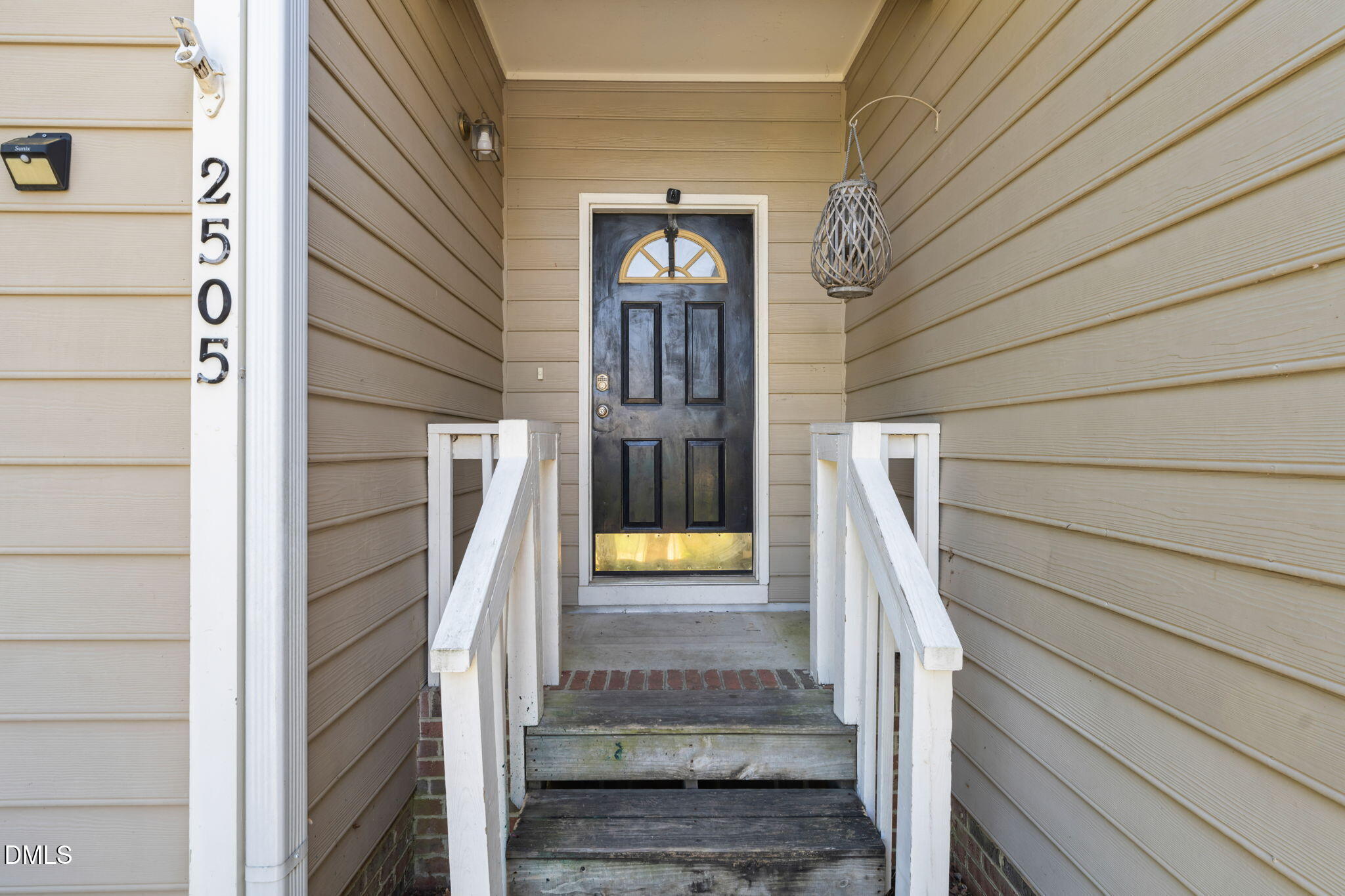 main property photo 28