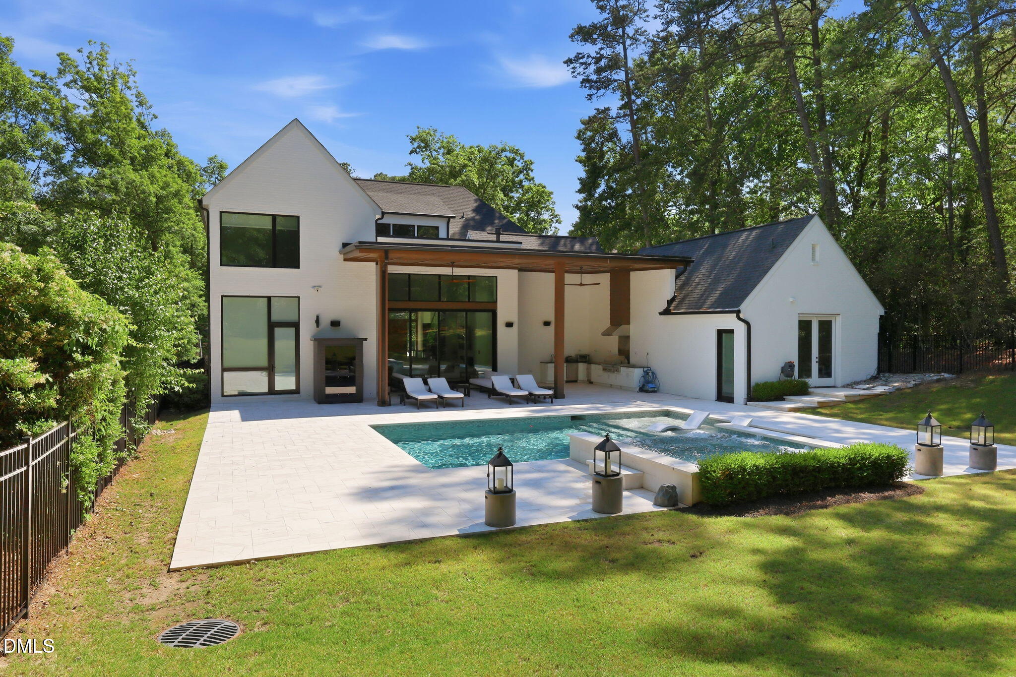 main property photo 60