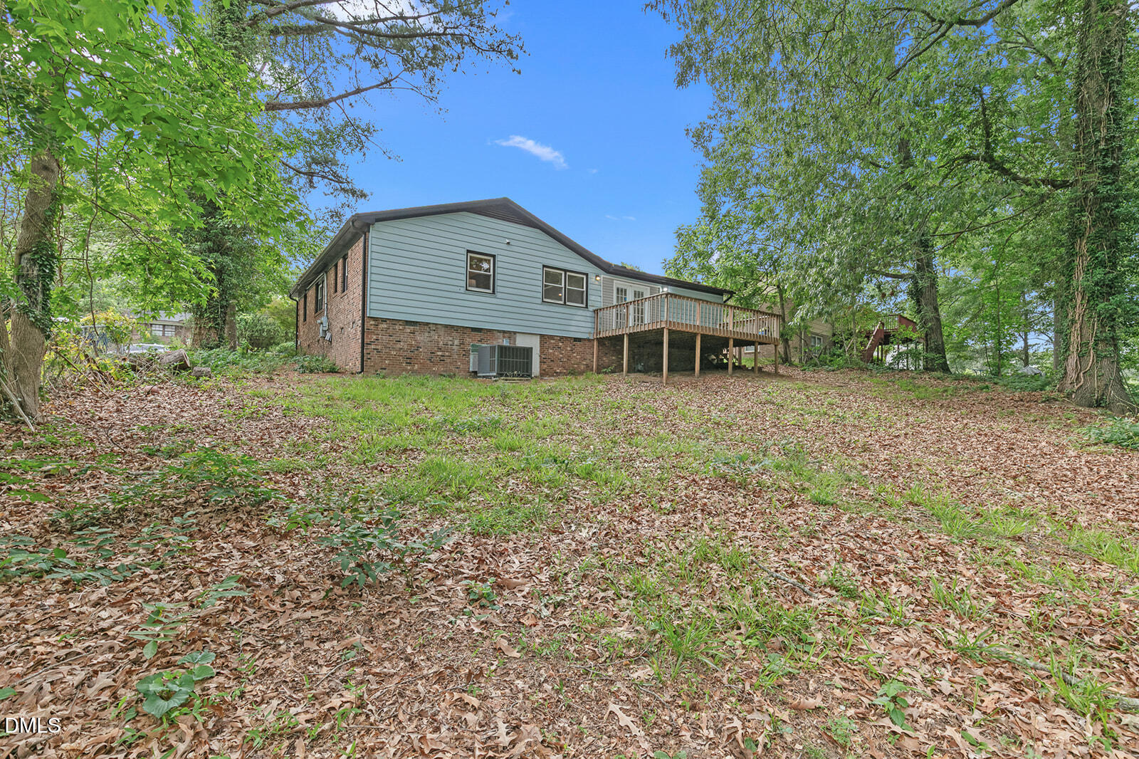 main property photo 32
