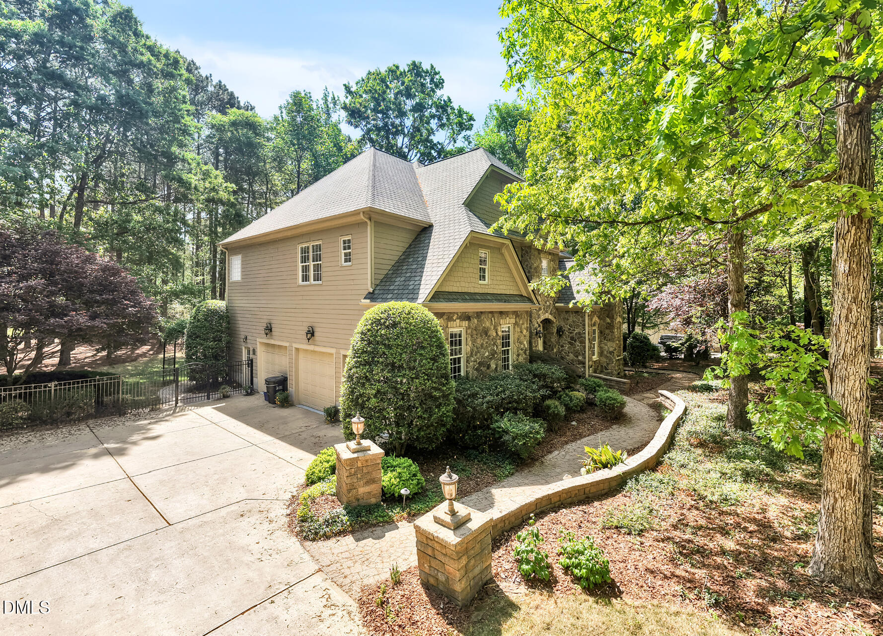 main property photo 5