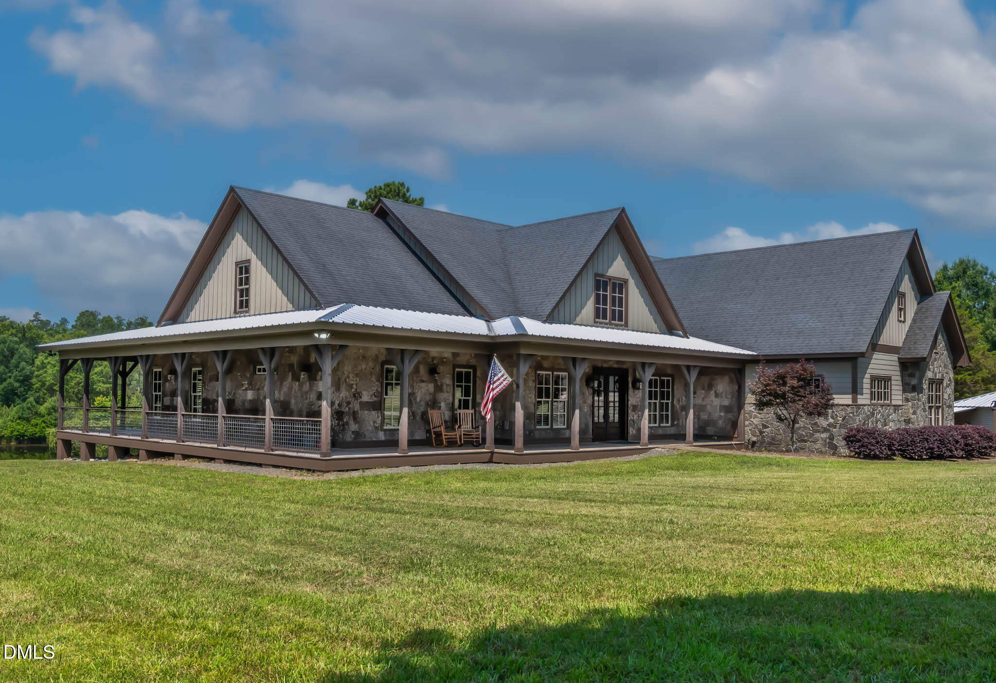 main property photo 12