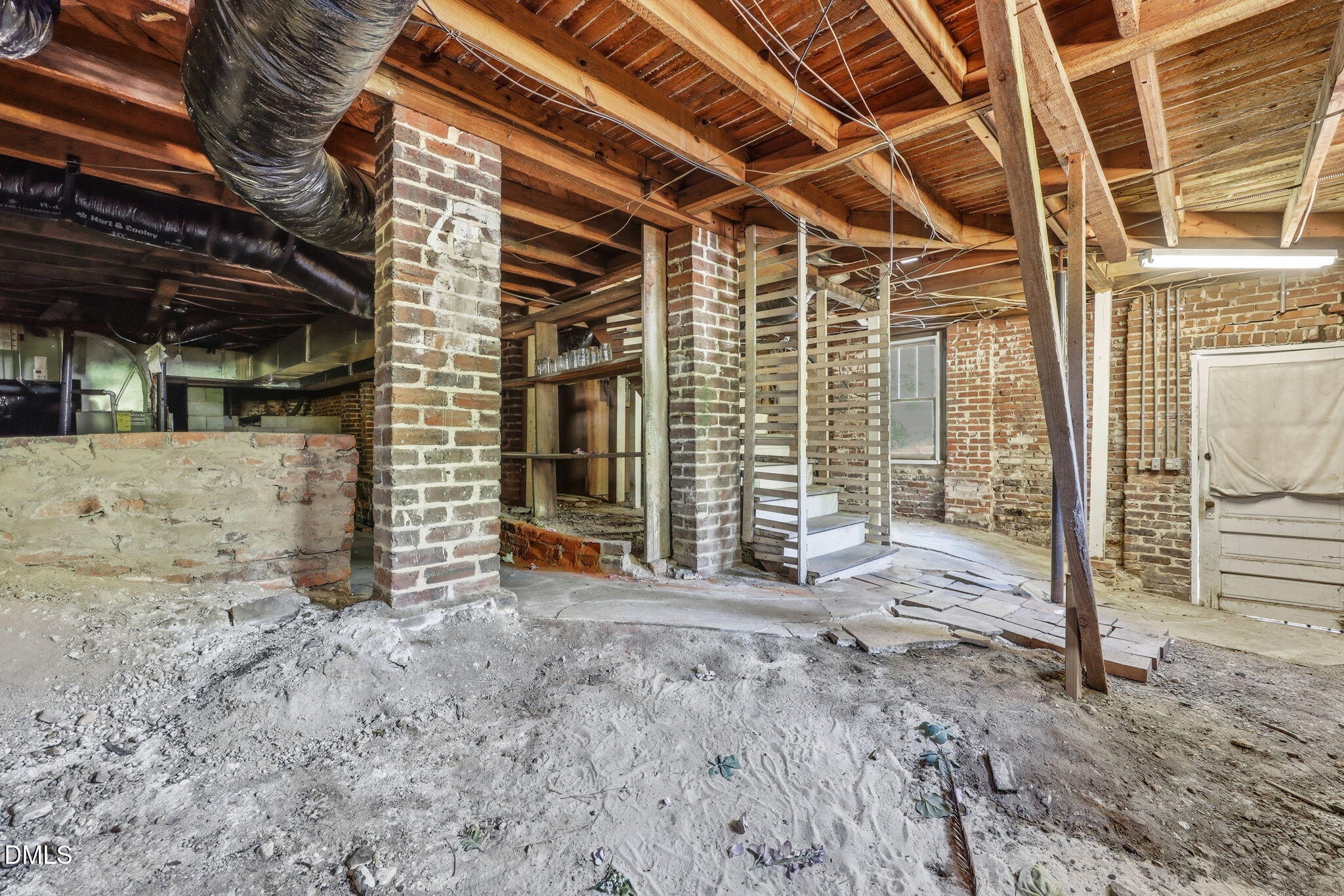 main property photo 58