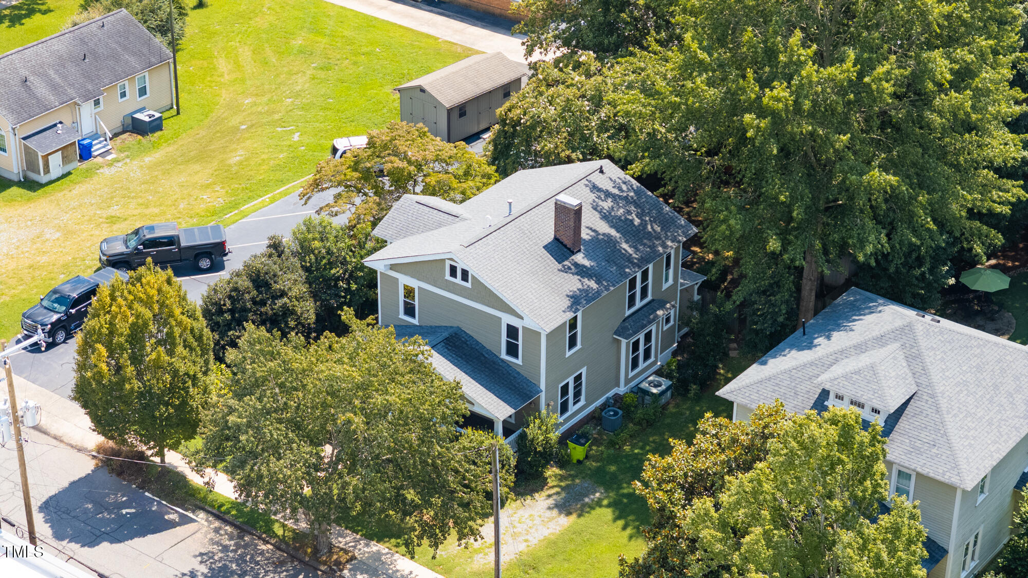 main property photo 41