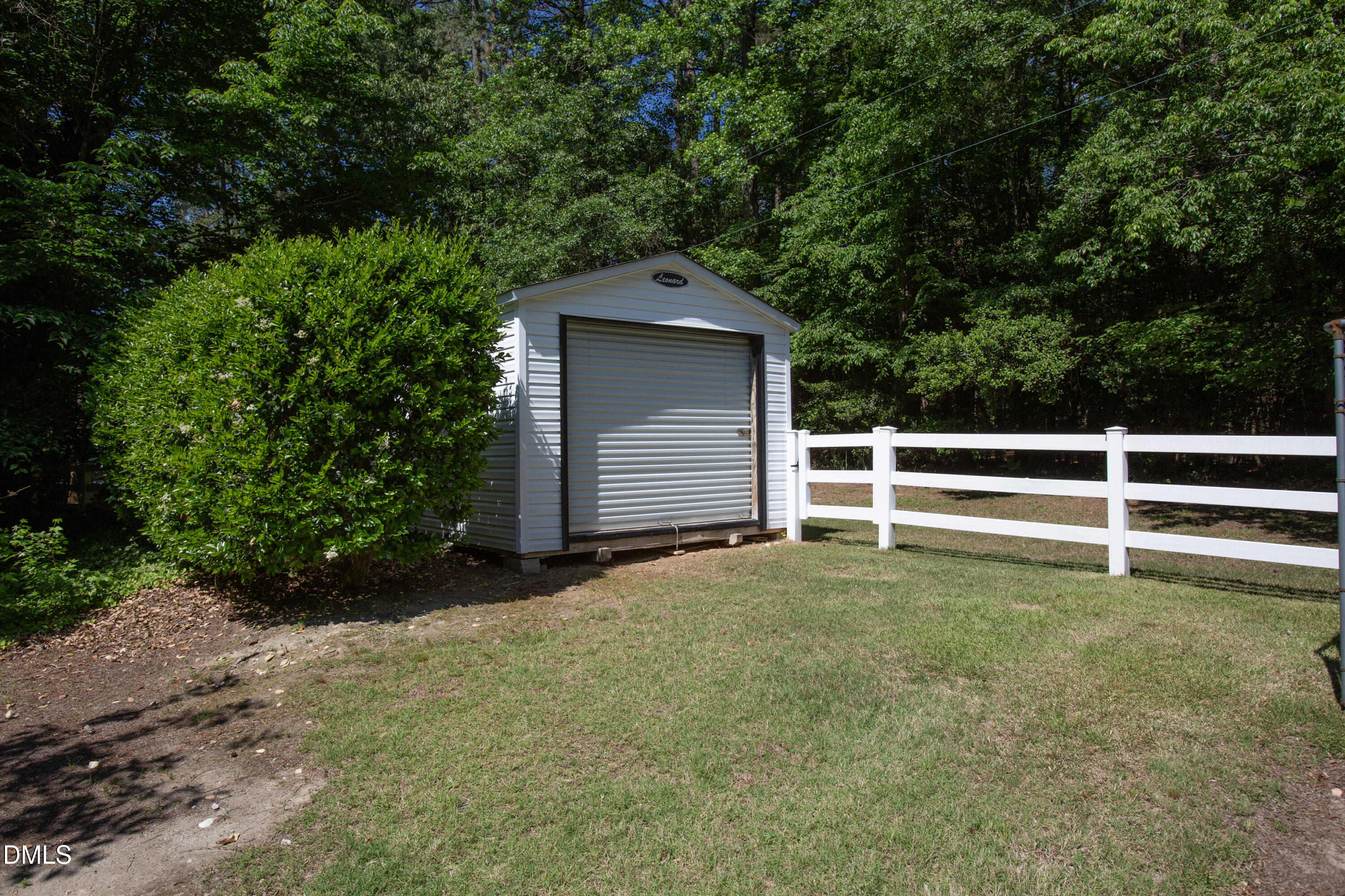 main property photo 23