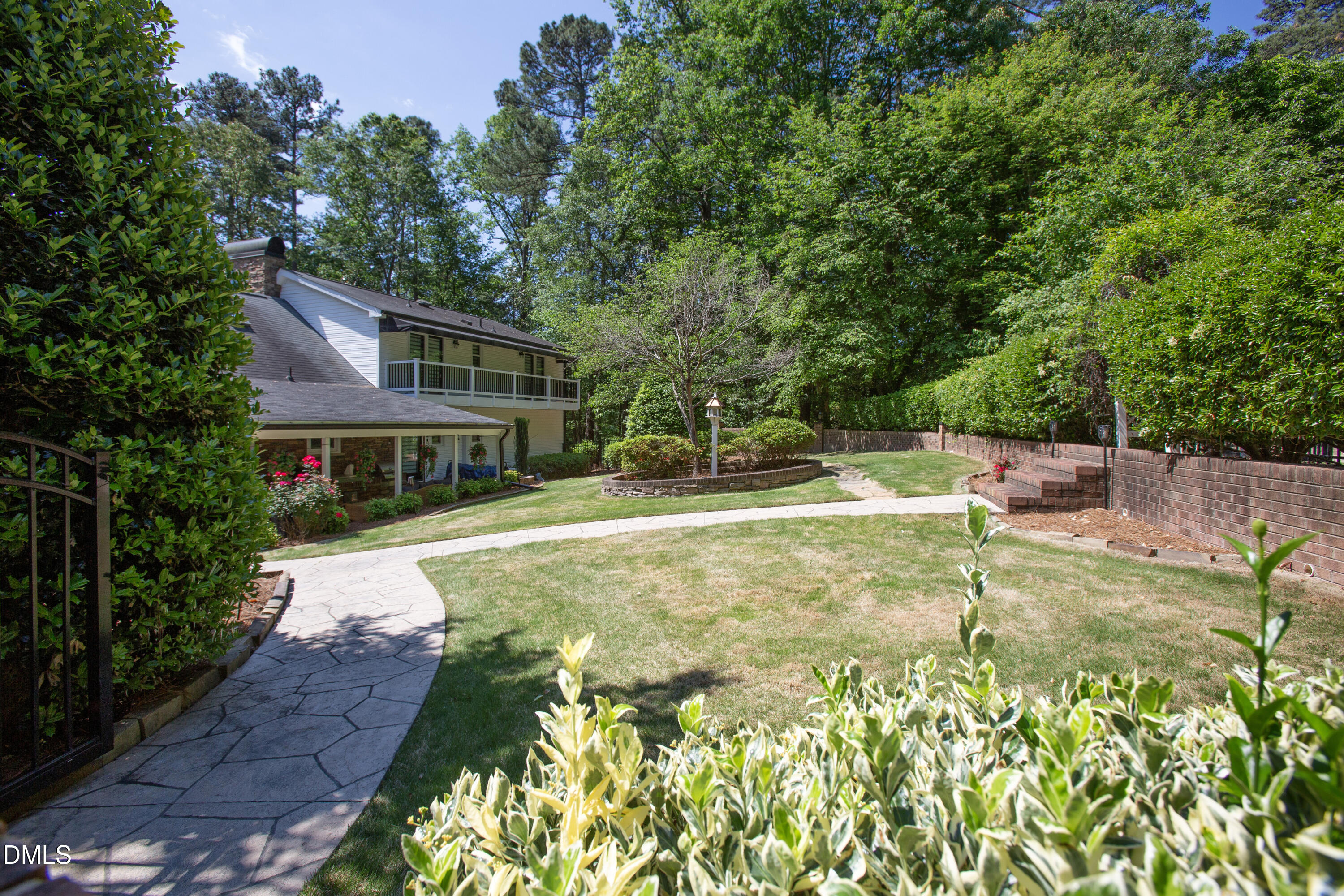main property photo 24