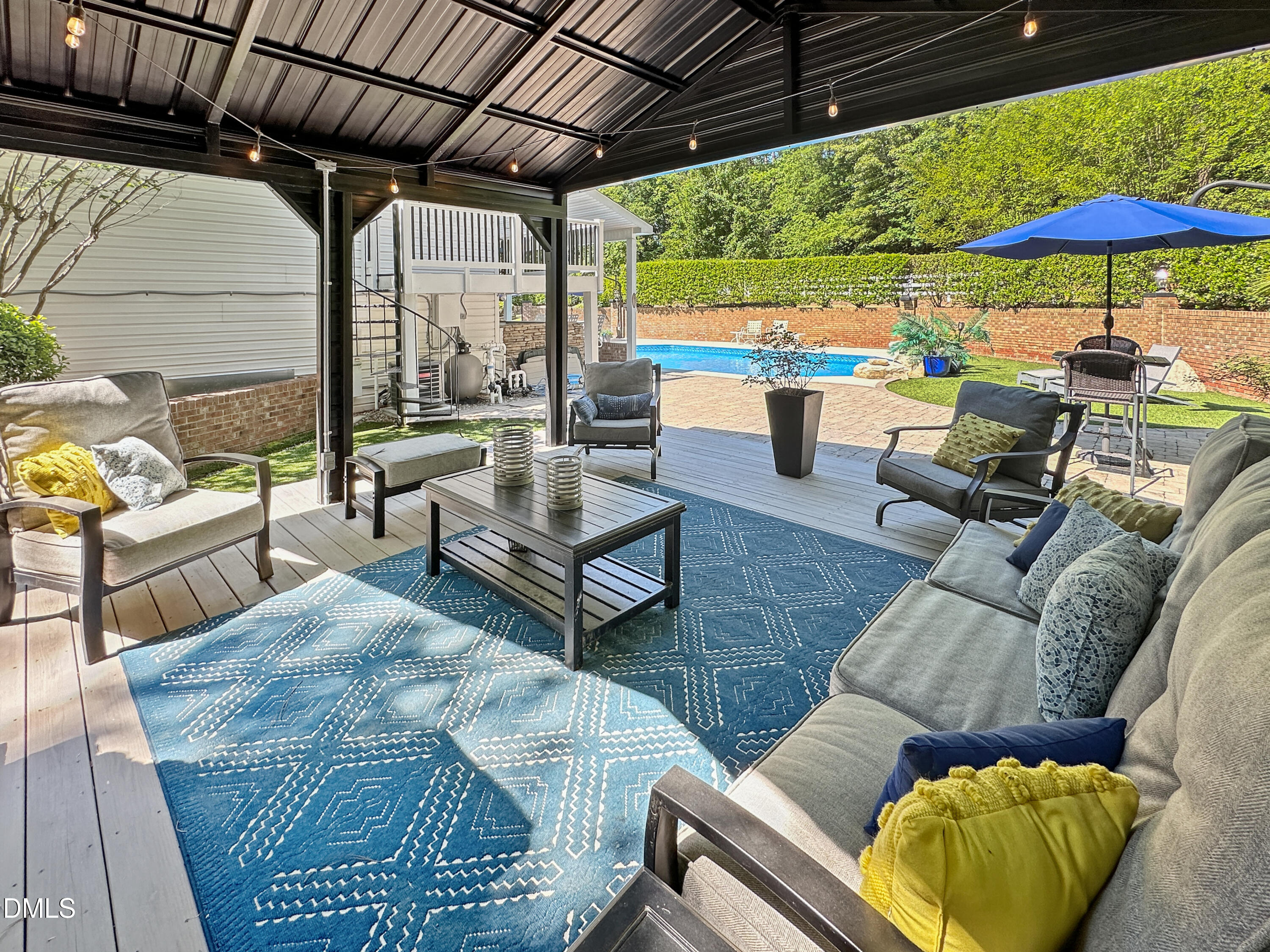 main property photo 32