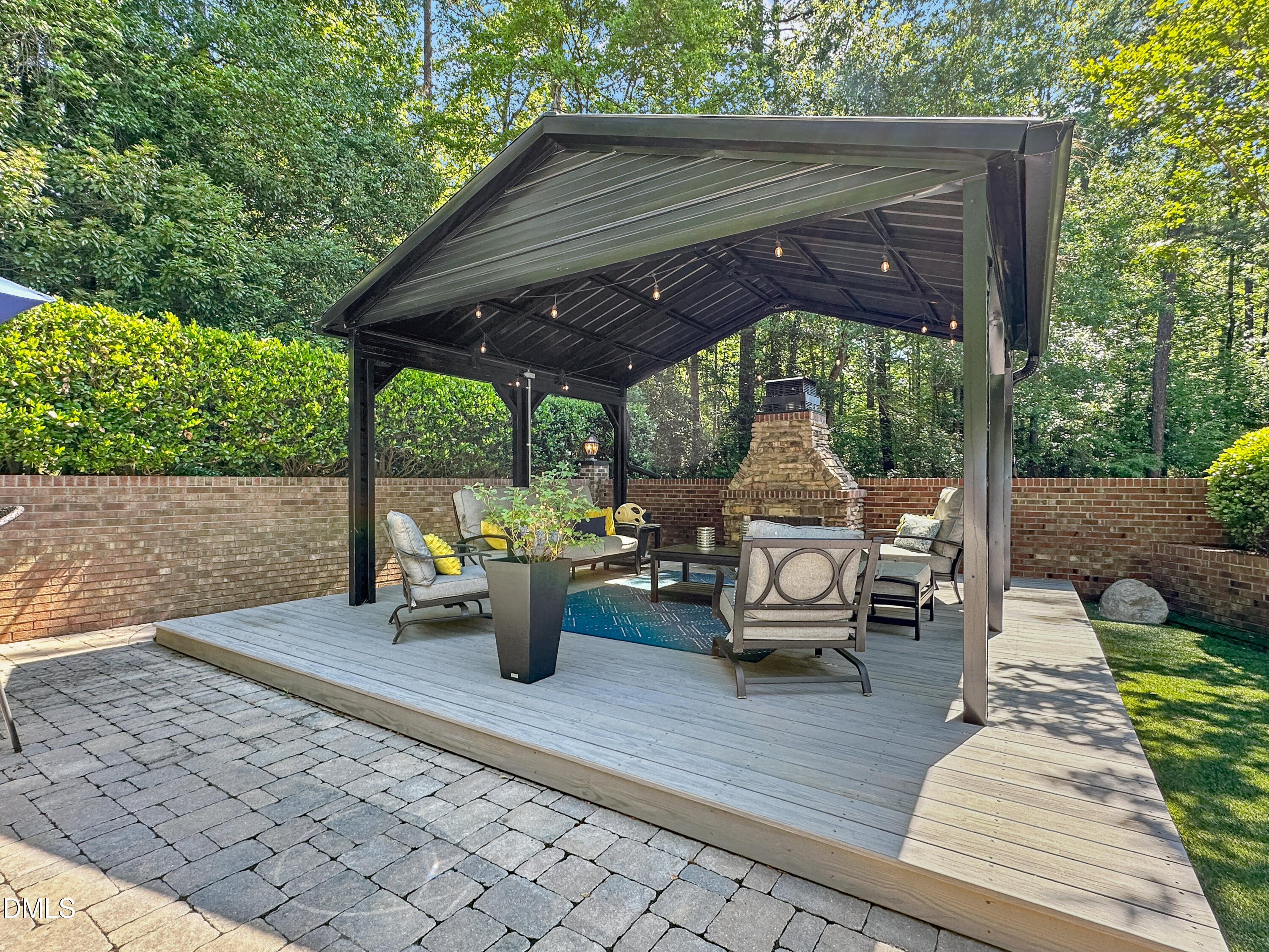 main property photo 34