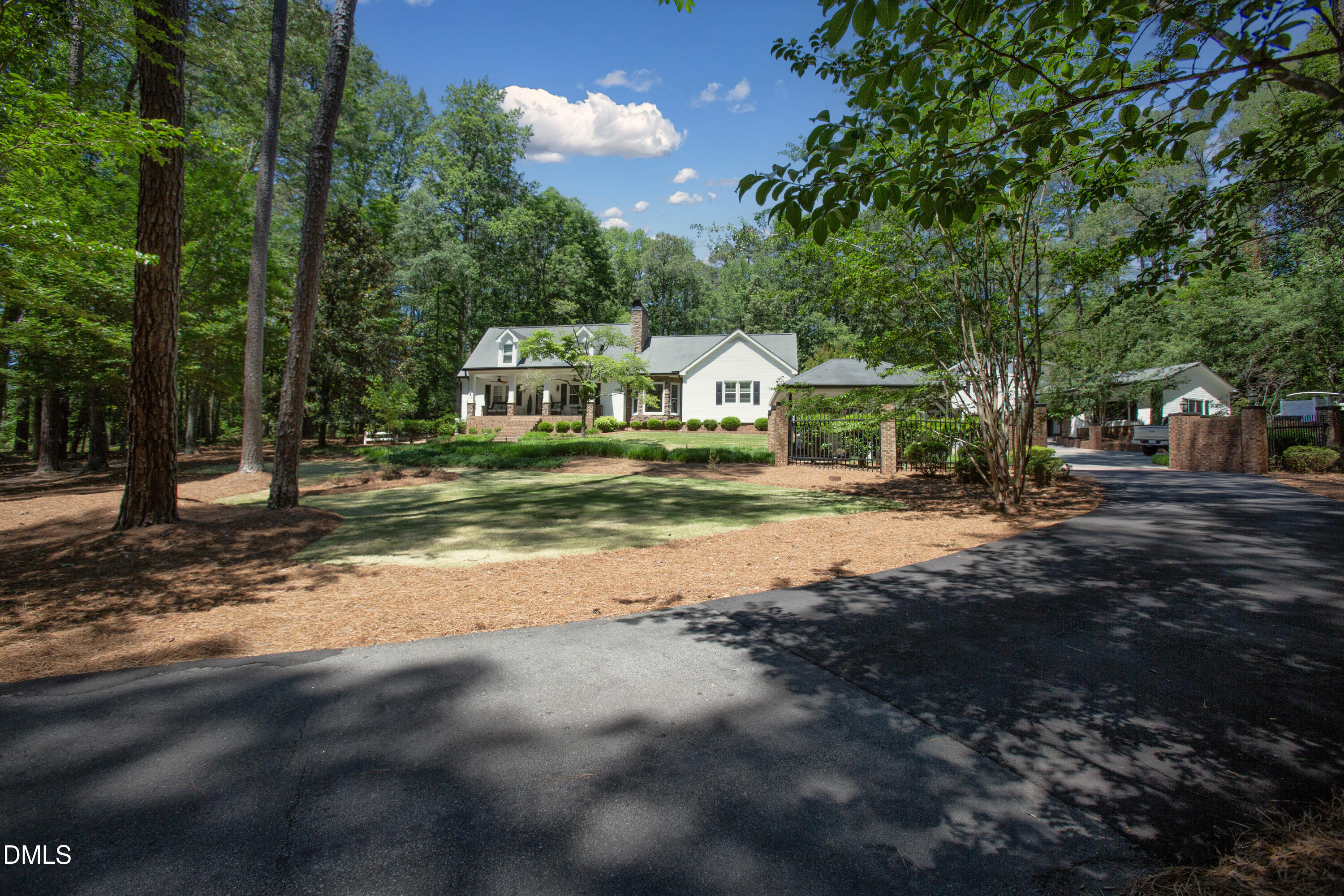 main property photo 6