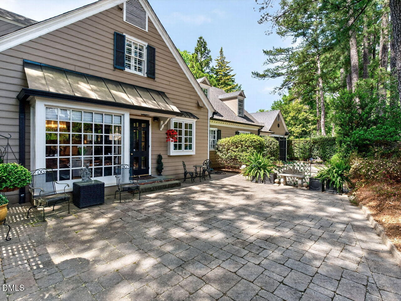 main property photo 32