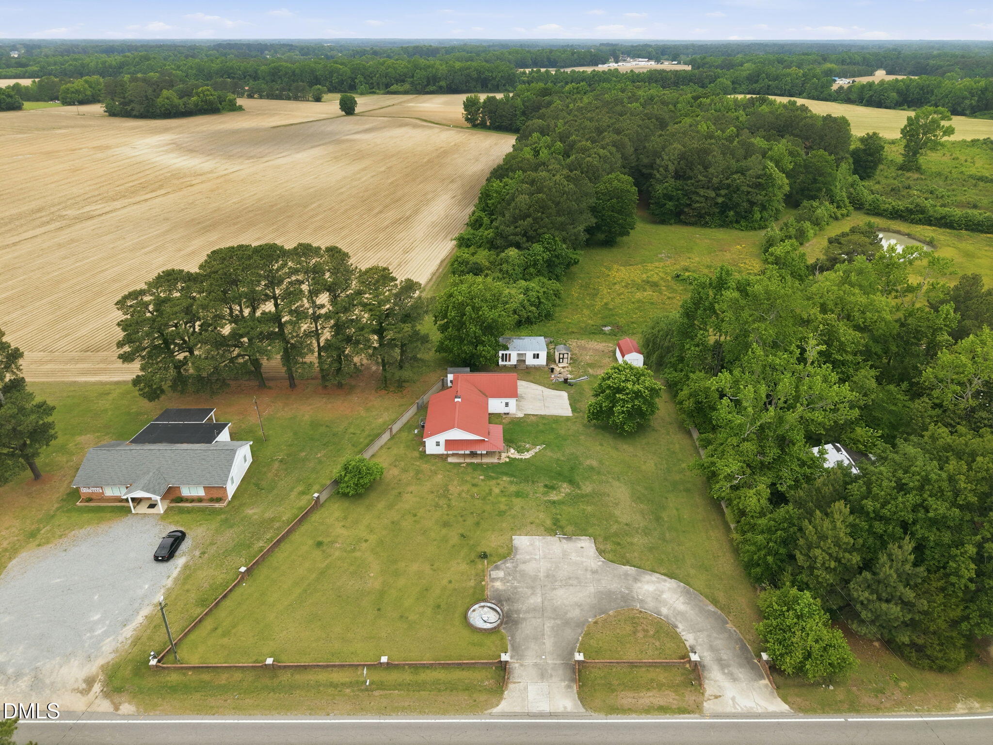 main property photo 45