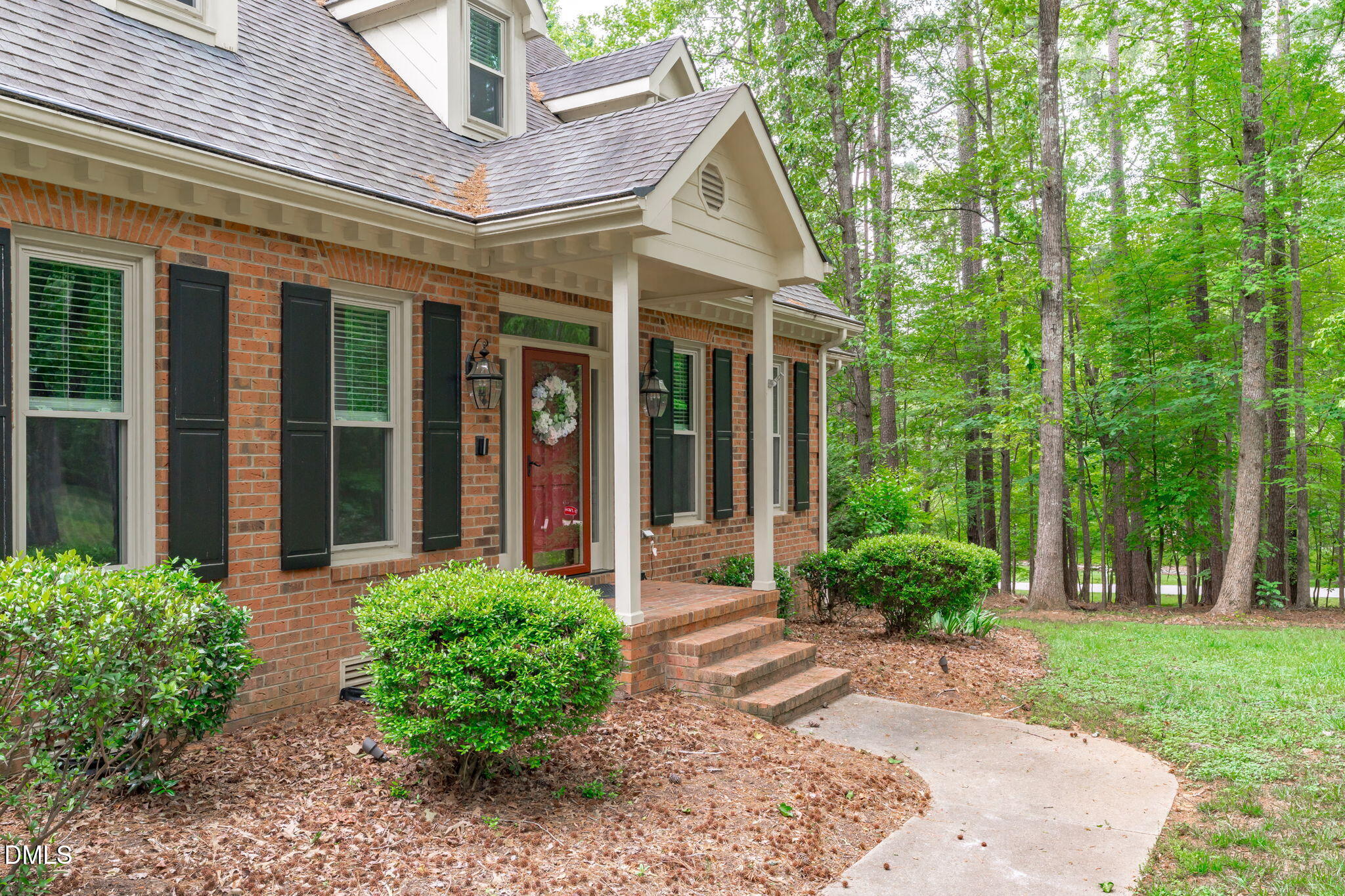 main property photo 9