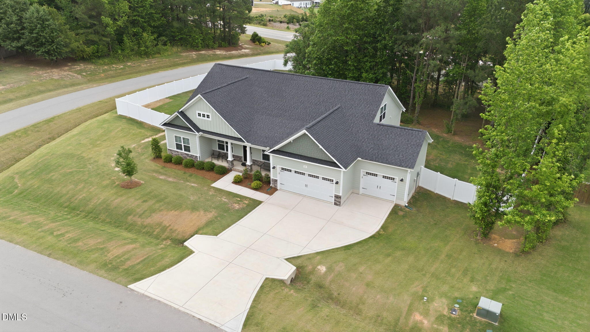 main property photo 37