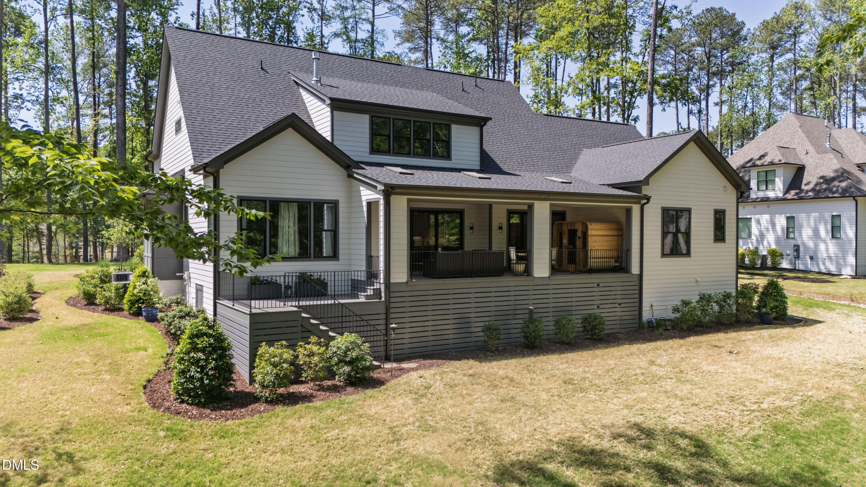 main property photo 40
