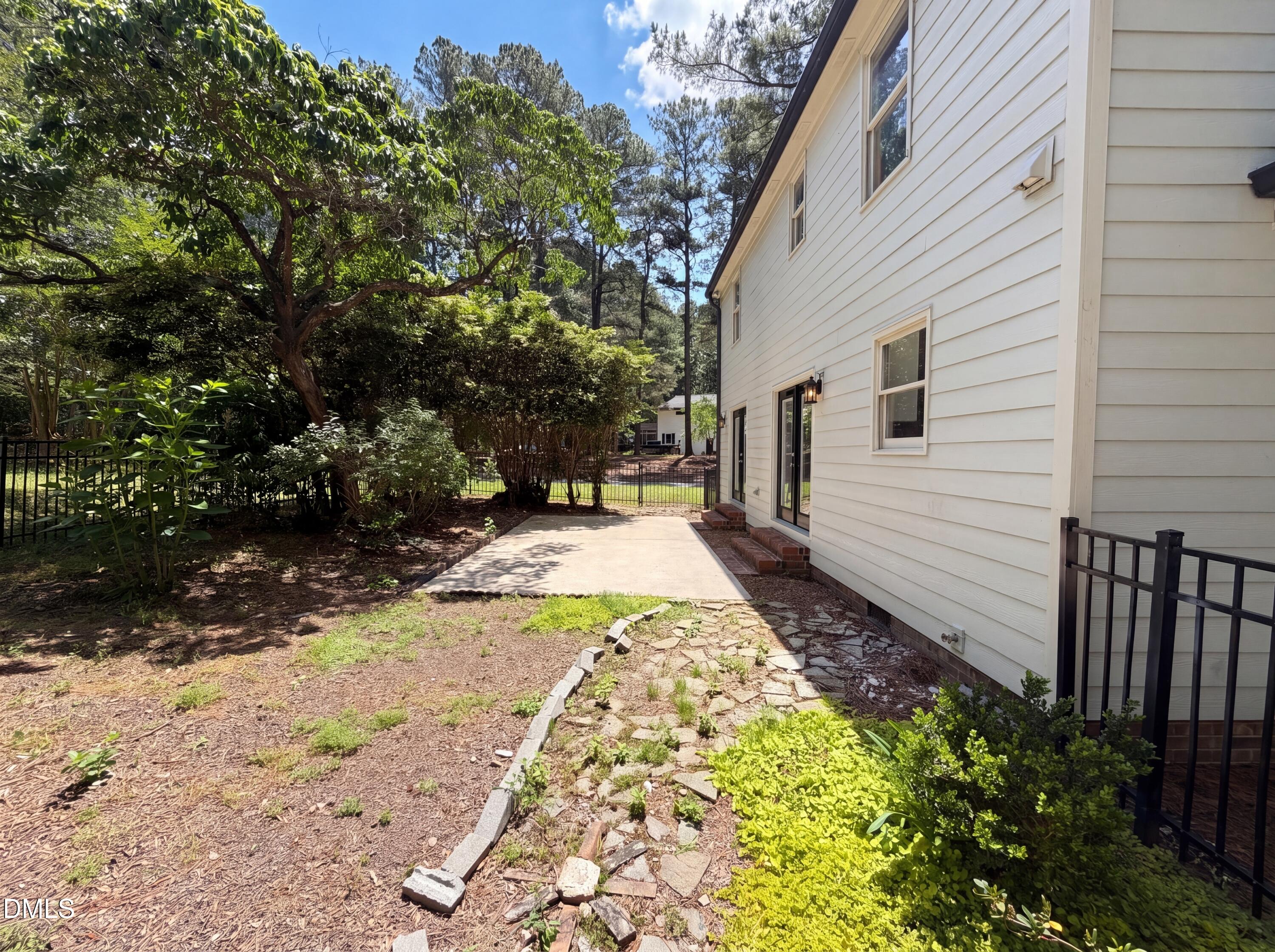main property photo 15